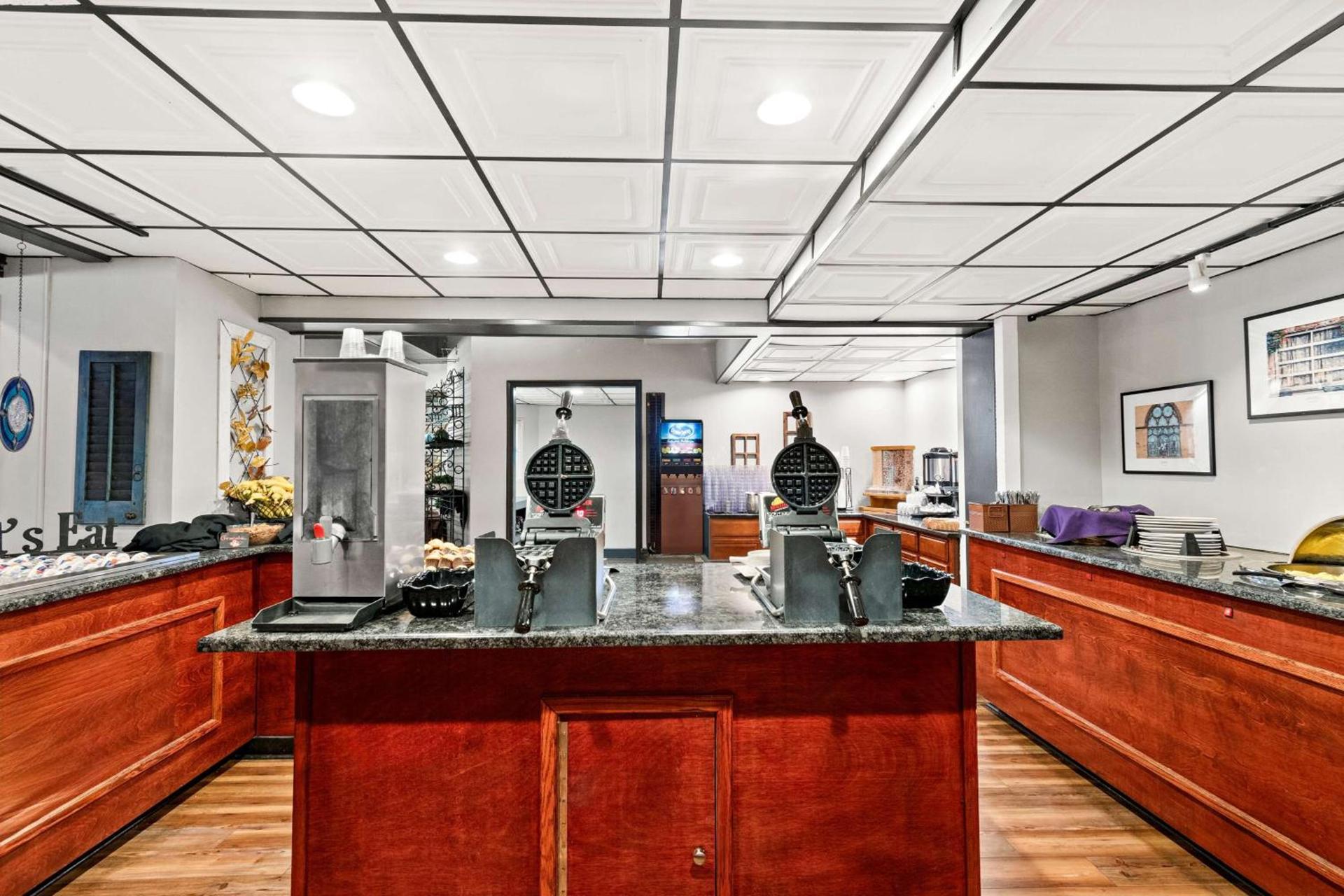 Genetti Hotel, SureStay Collection by Best Western photo 16