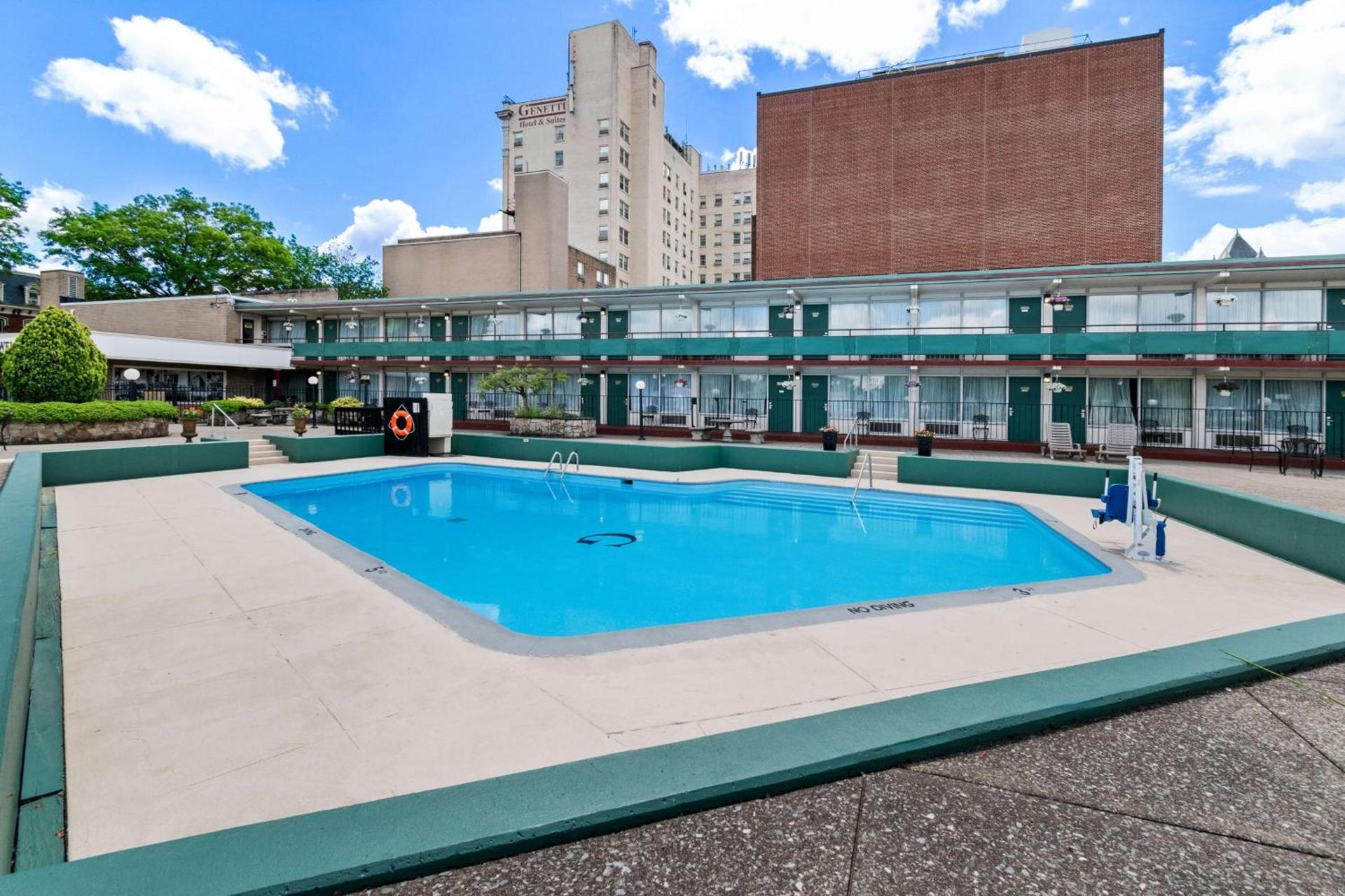 Genetti Hotel, SureStay Collection by Best Western photo 6