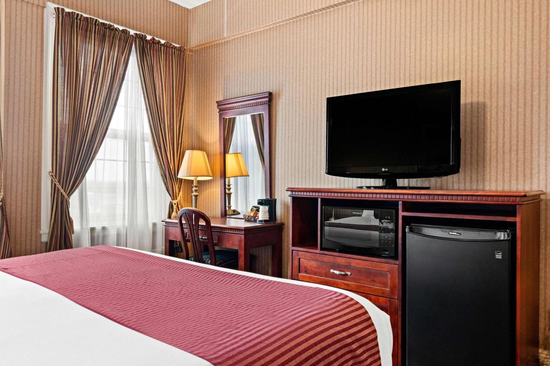 Genetti Hotel, SureStay Collection by Best Western photo 19