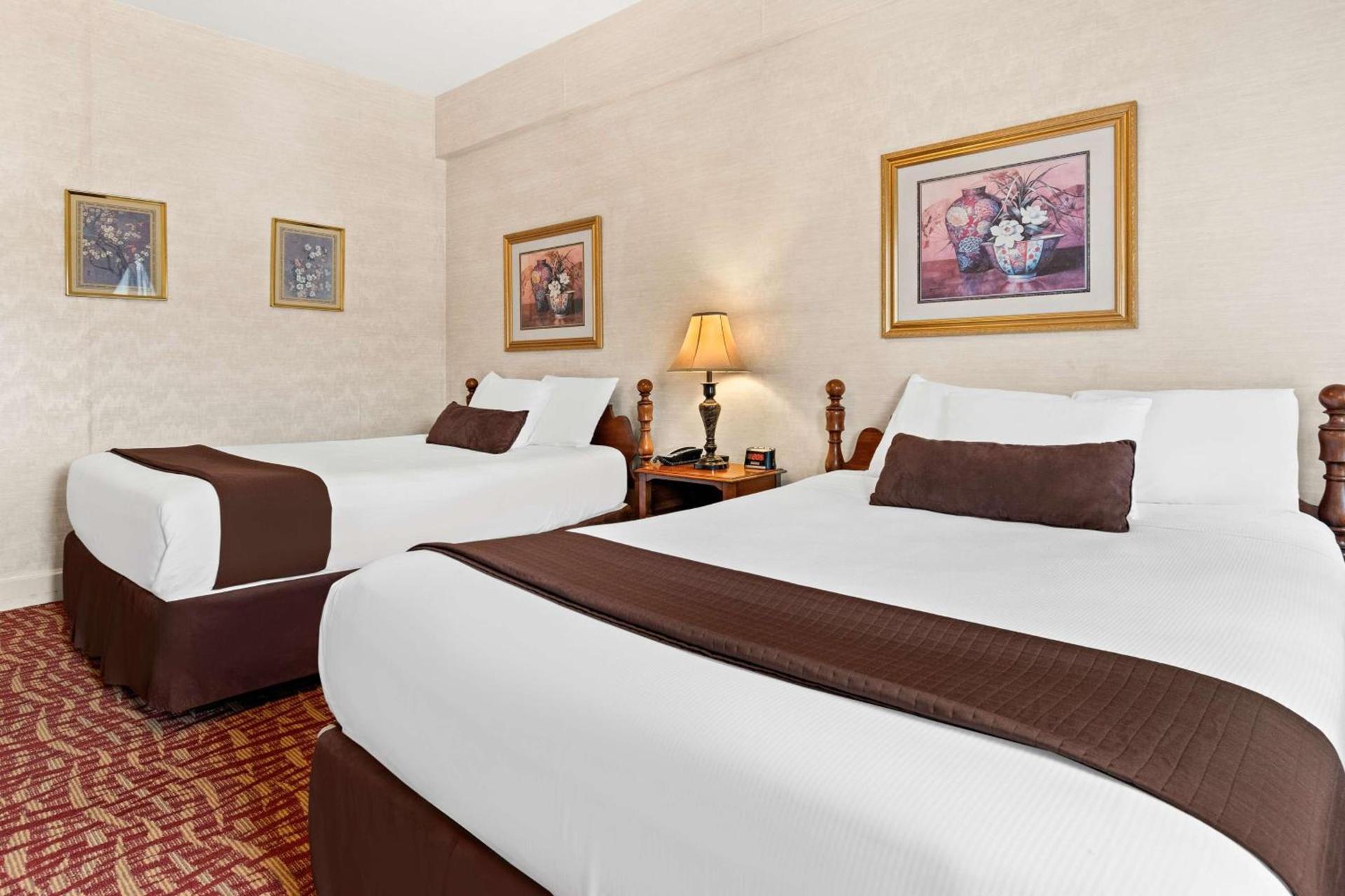 Genetti Hotel, SureStay Collection by Best Western photo 26