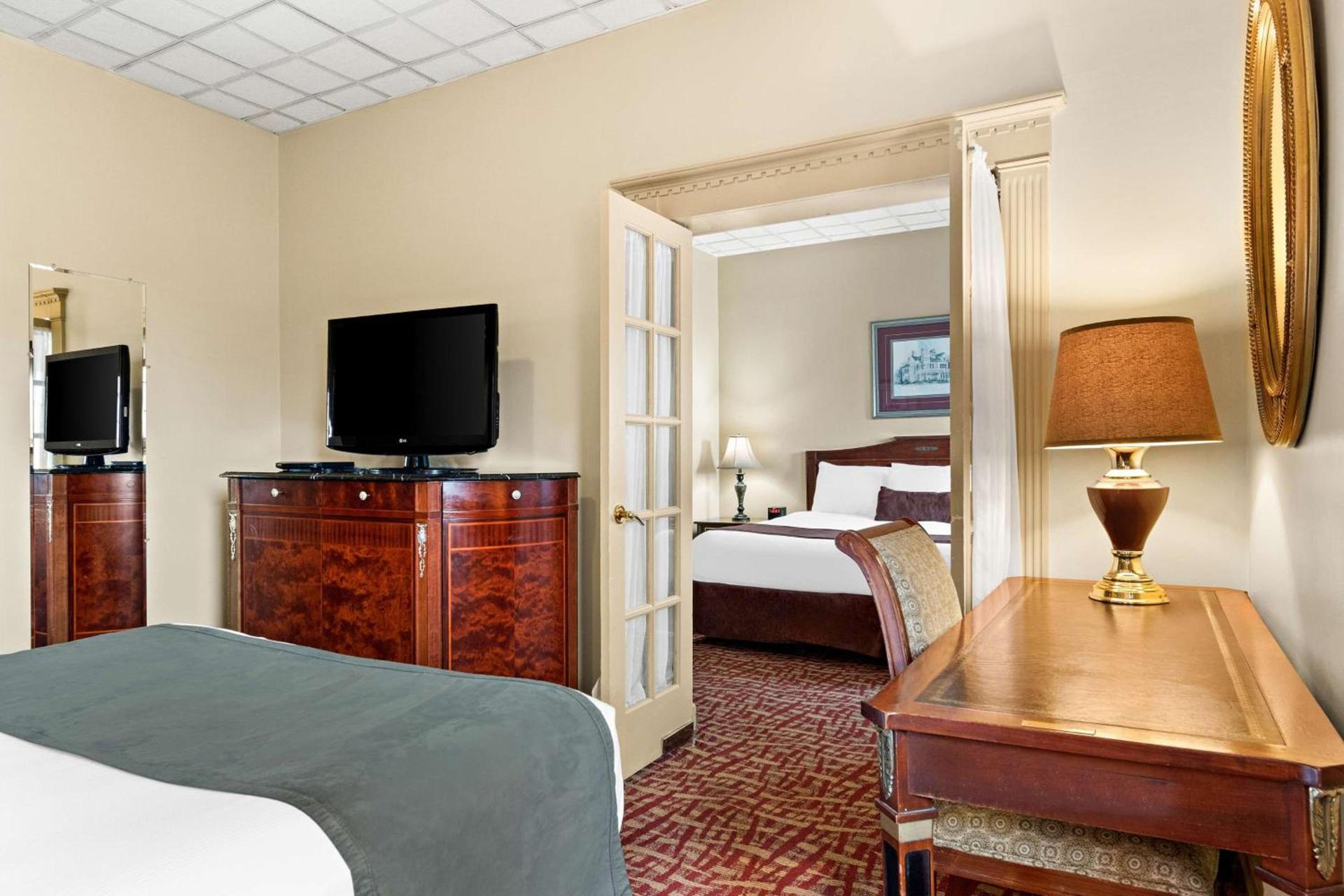 Genetti Hotel, SureStay Collection by Best Western photo 31