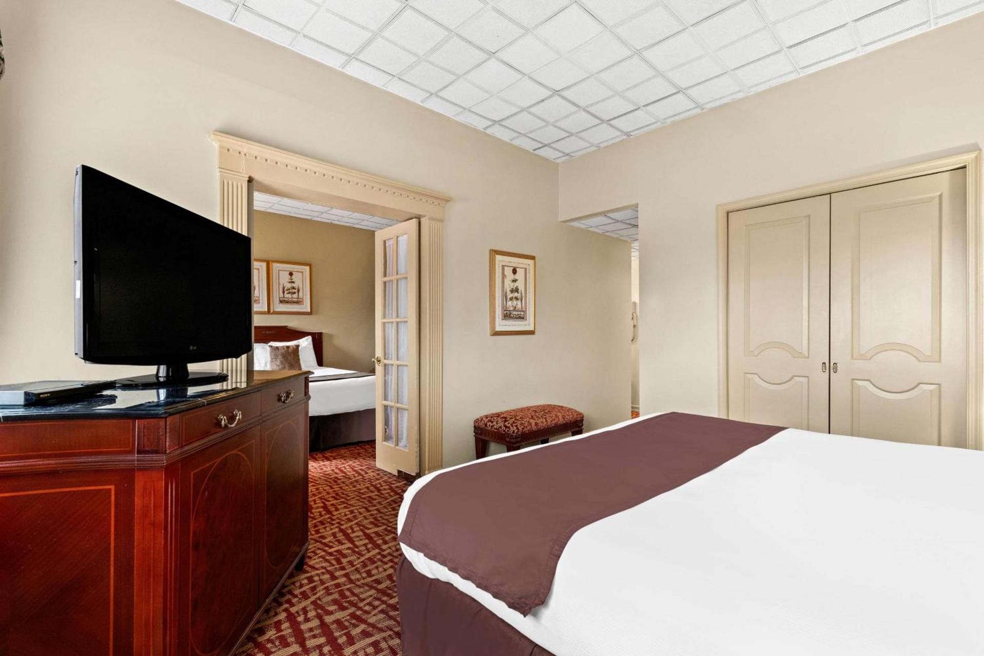 Genetti Hotel, SureStay Collection by Best Western photo 34