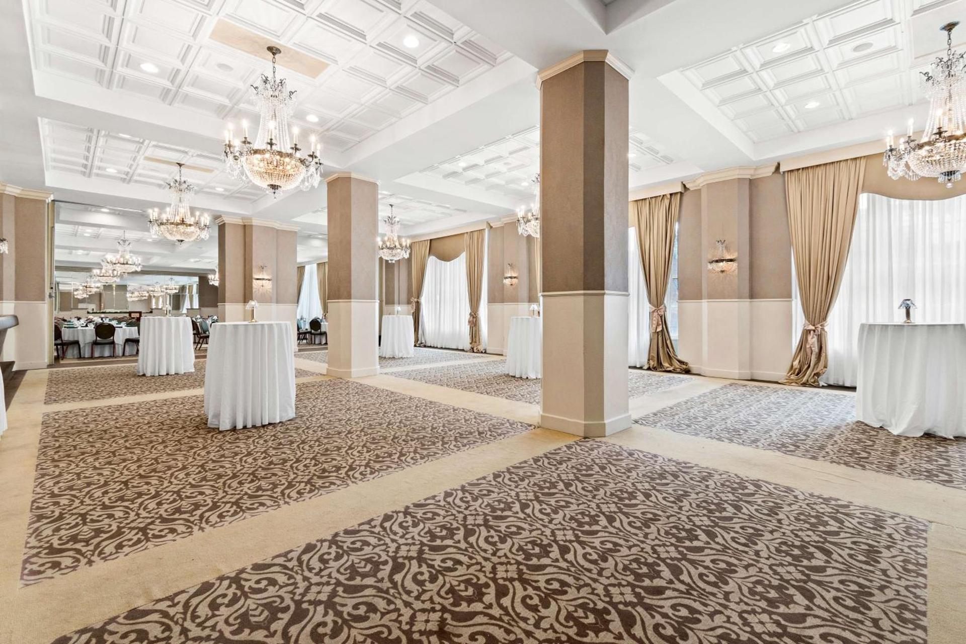 Genetti Hotel, SureStay Collection by Best Western photo 37