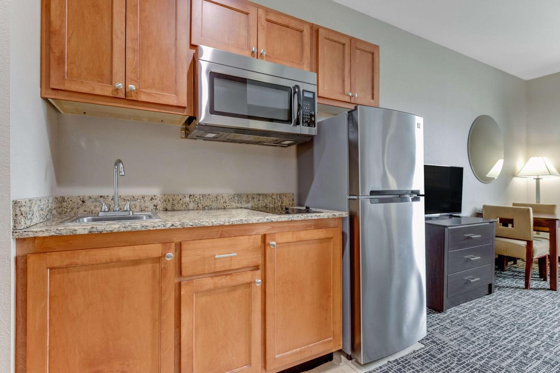 SureStay Plus Hotel by Best Western Owasso Tulsa North photo 26