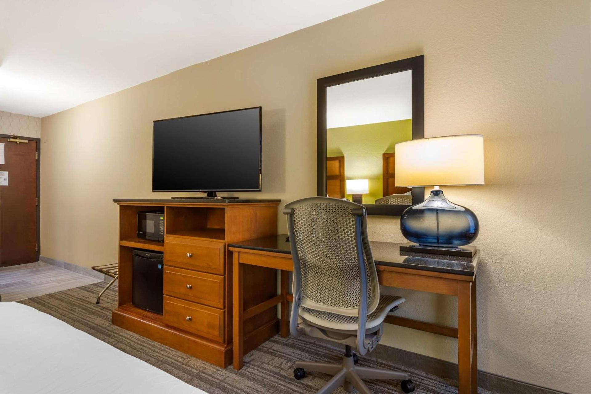 Best Western Plus Houston Energy Corridor photo 11