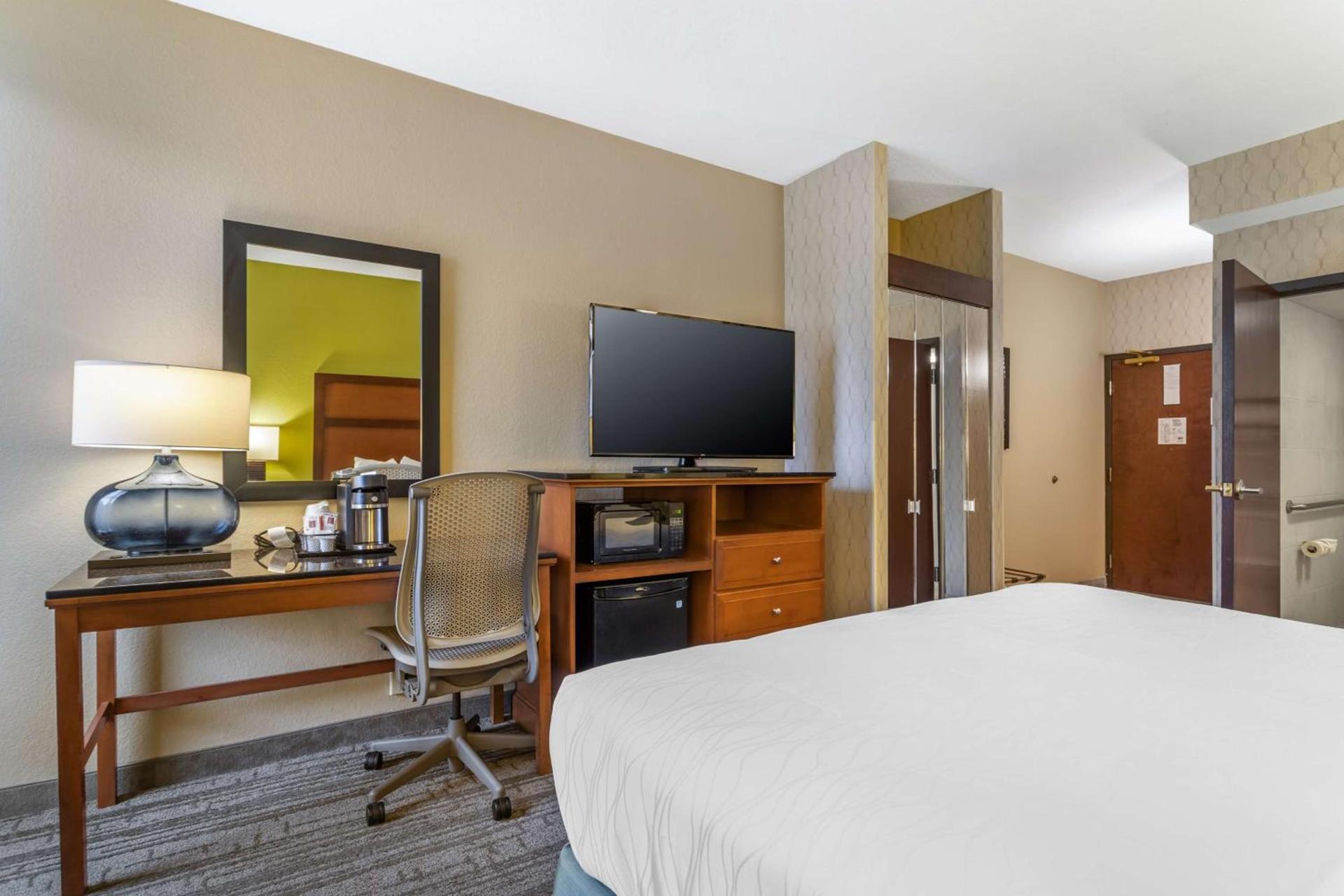 Best Western Plus Houston Energy Corridor photo 22