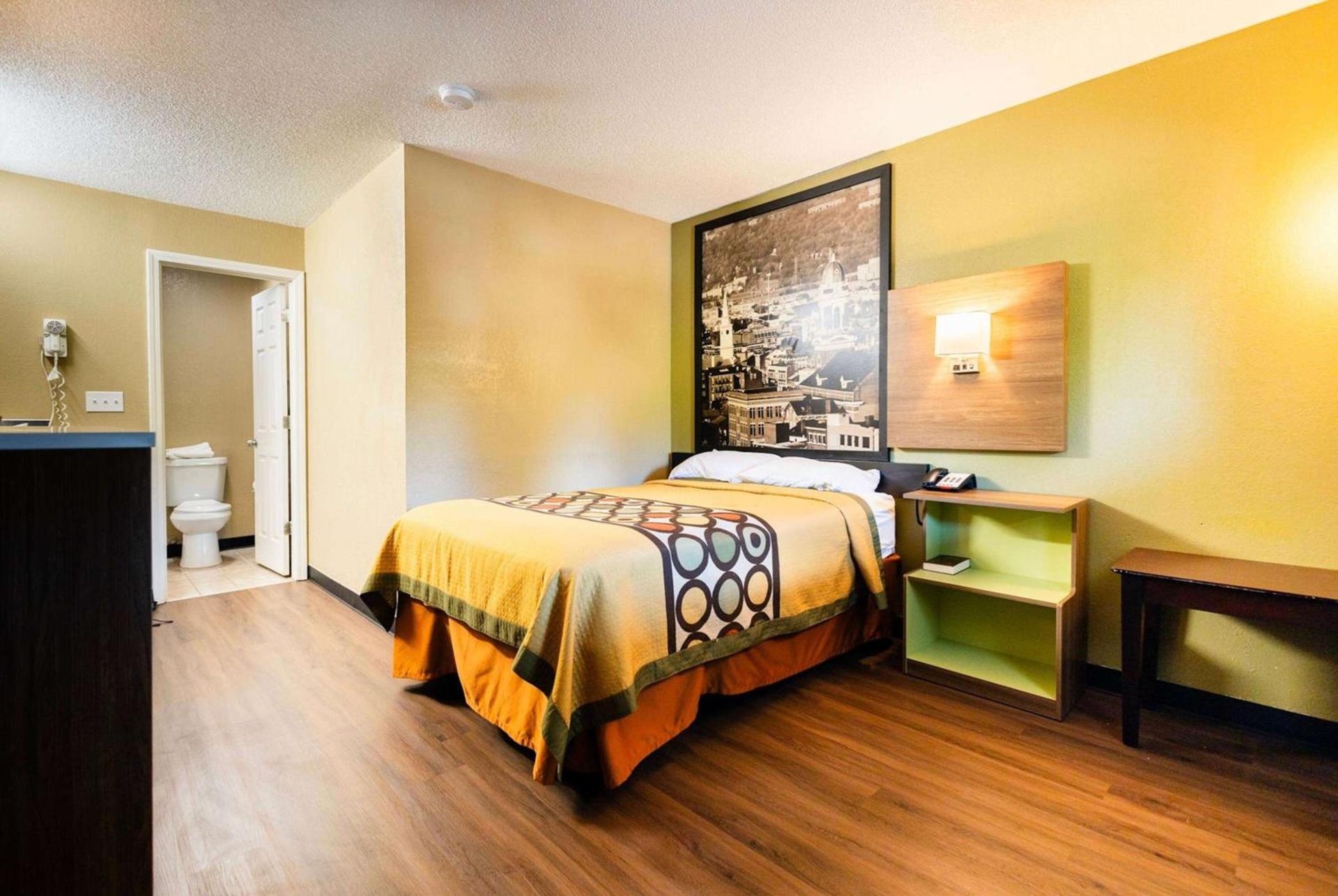 Super 8 by Wyndham Cincinnati-Springdale OH photo 19