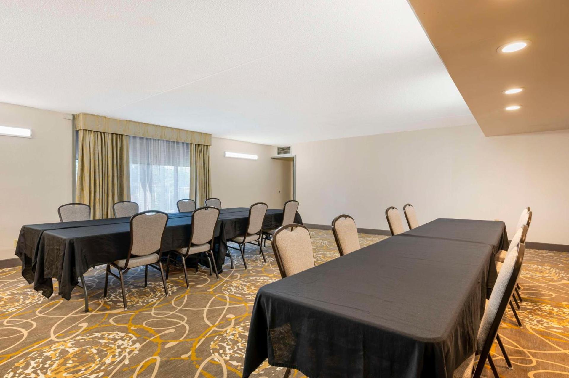 Best Western Ashbury Inn photo 4