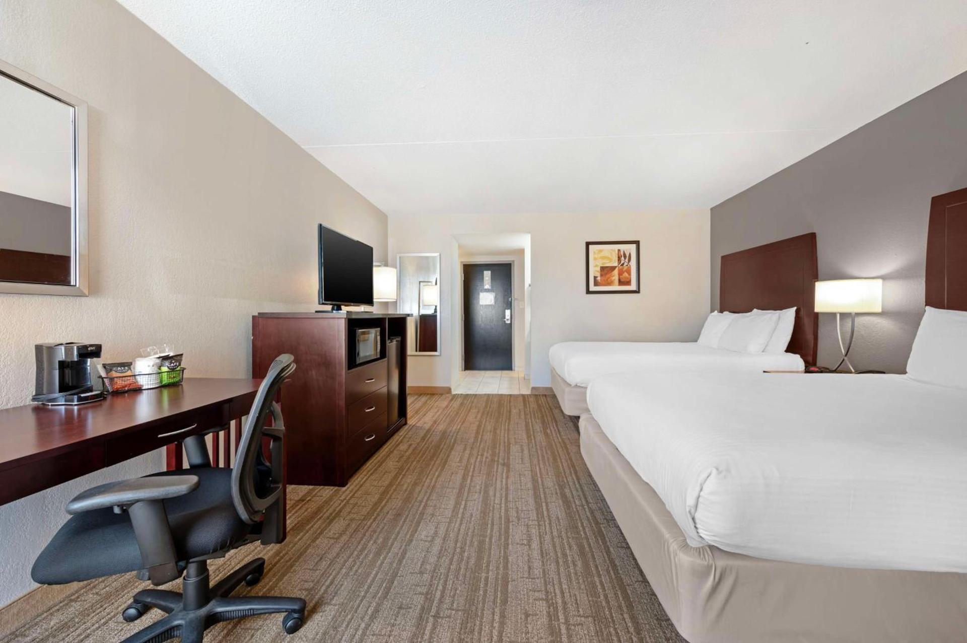 Best Western Ashbury Inn photo 10