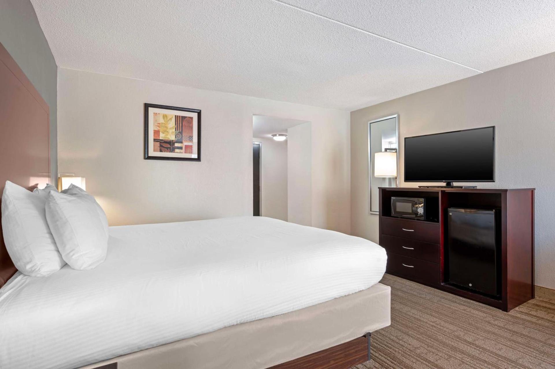 Best Western Ashbury Inn photo 14