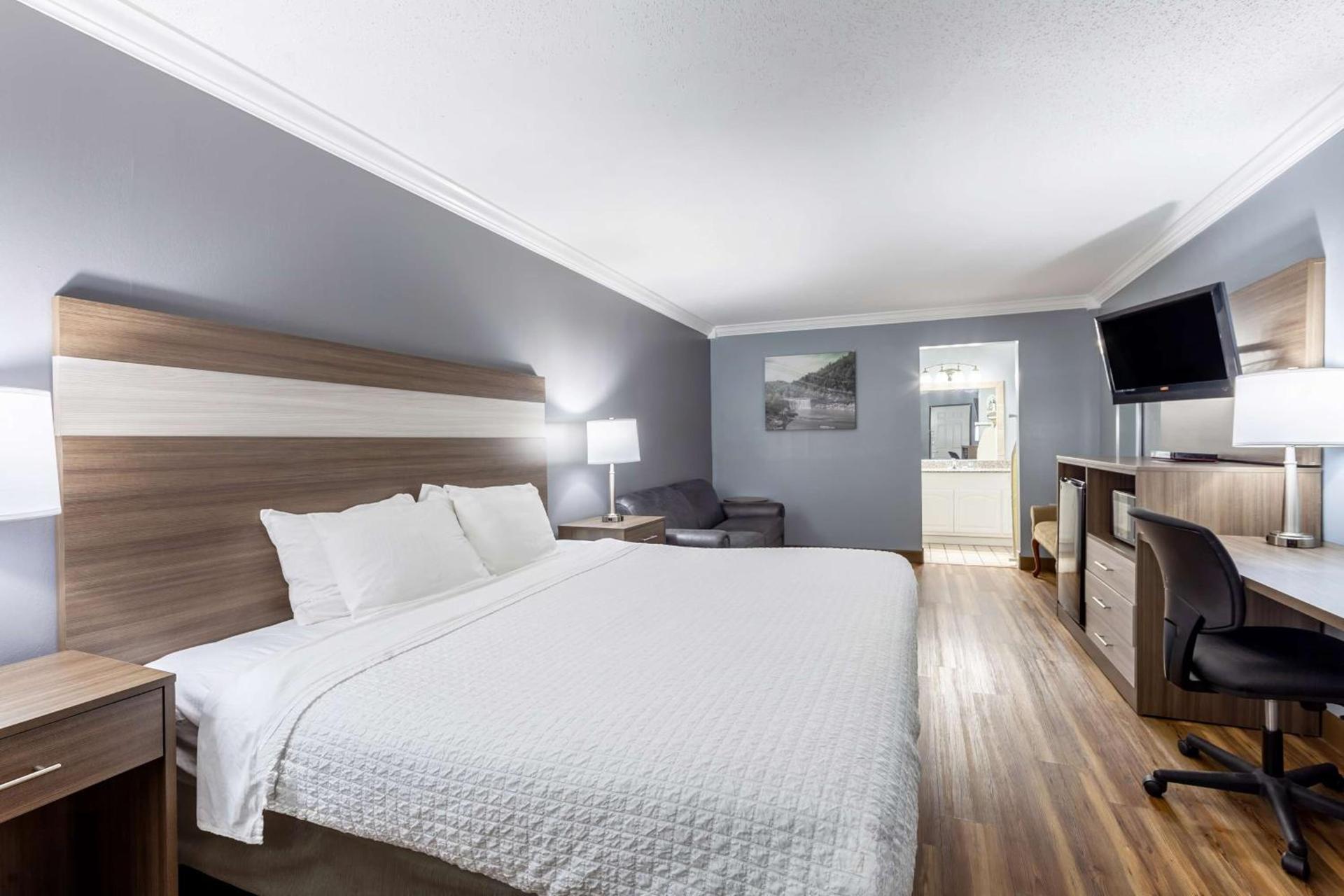 Quality Inn photo 8