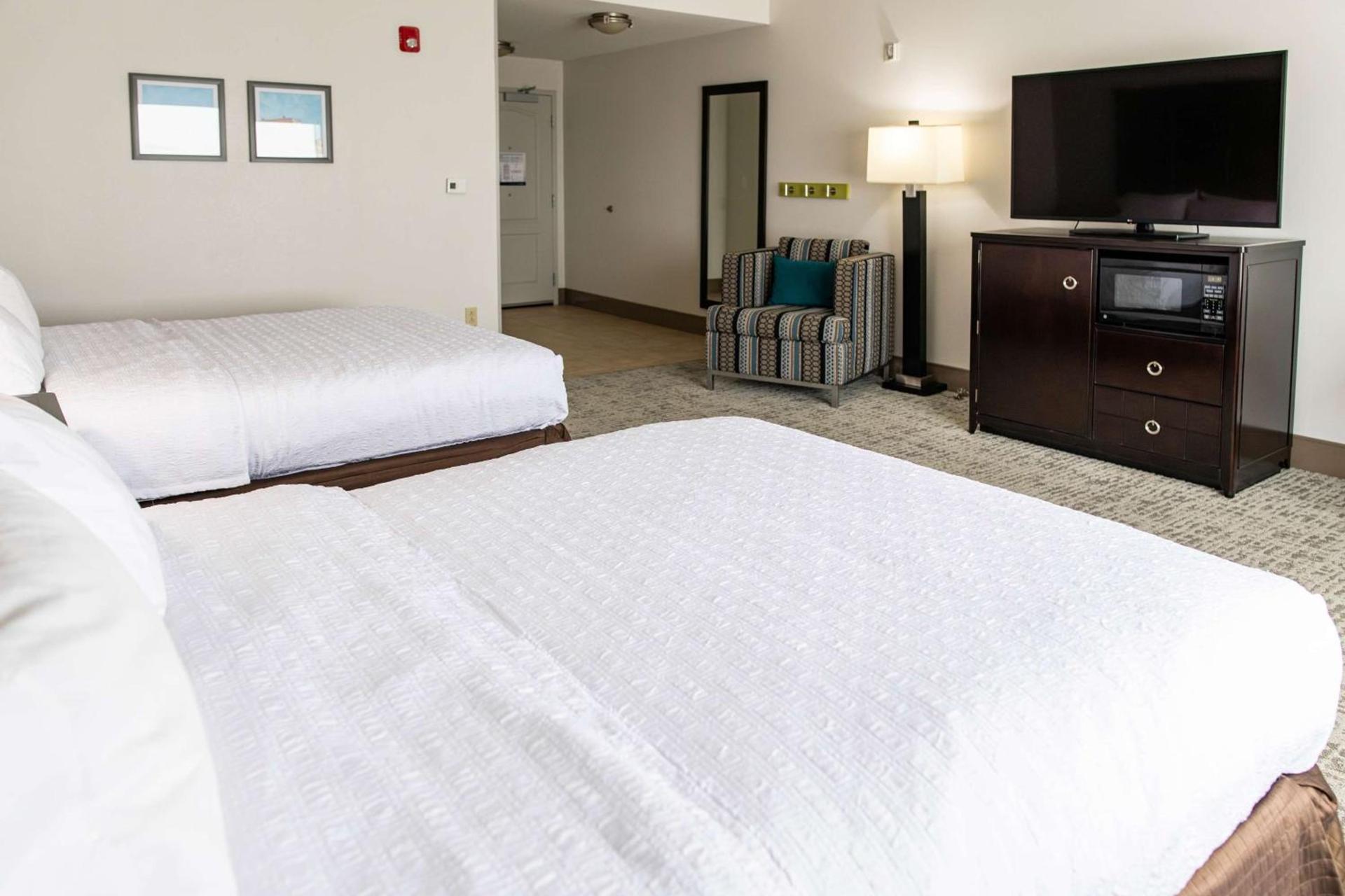 Hampton Inn & Suites Effingham photo 29