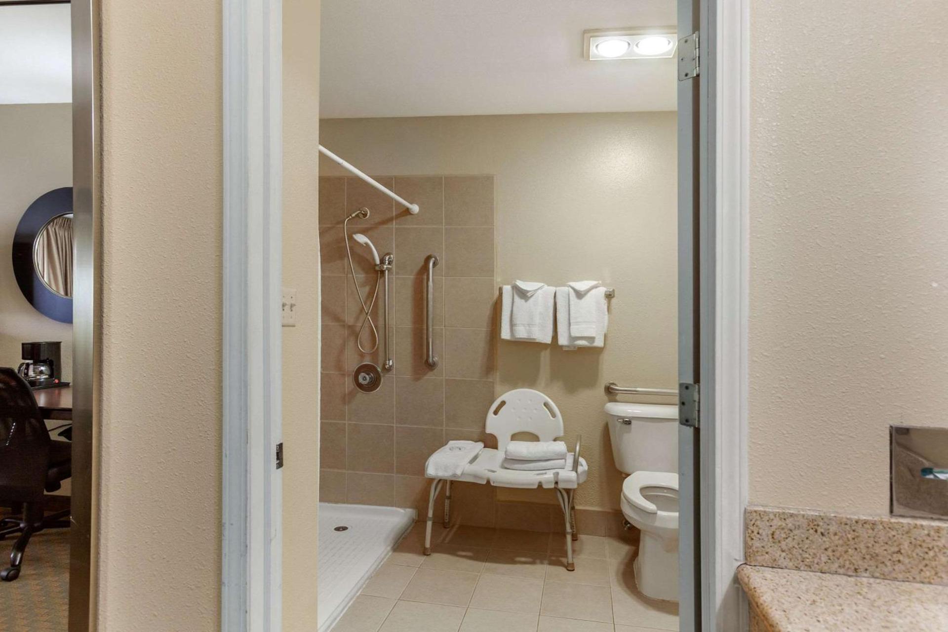 Quality Inn Ontario photo 17