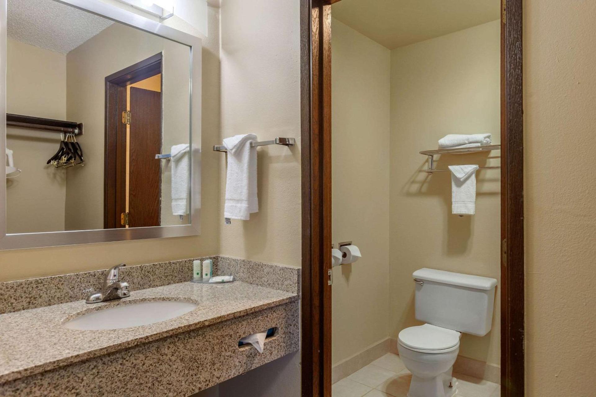 Quality Inn Ontario photo 21