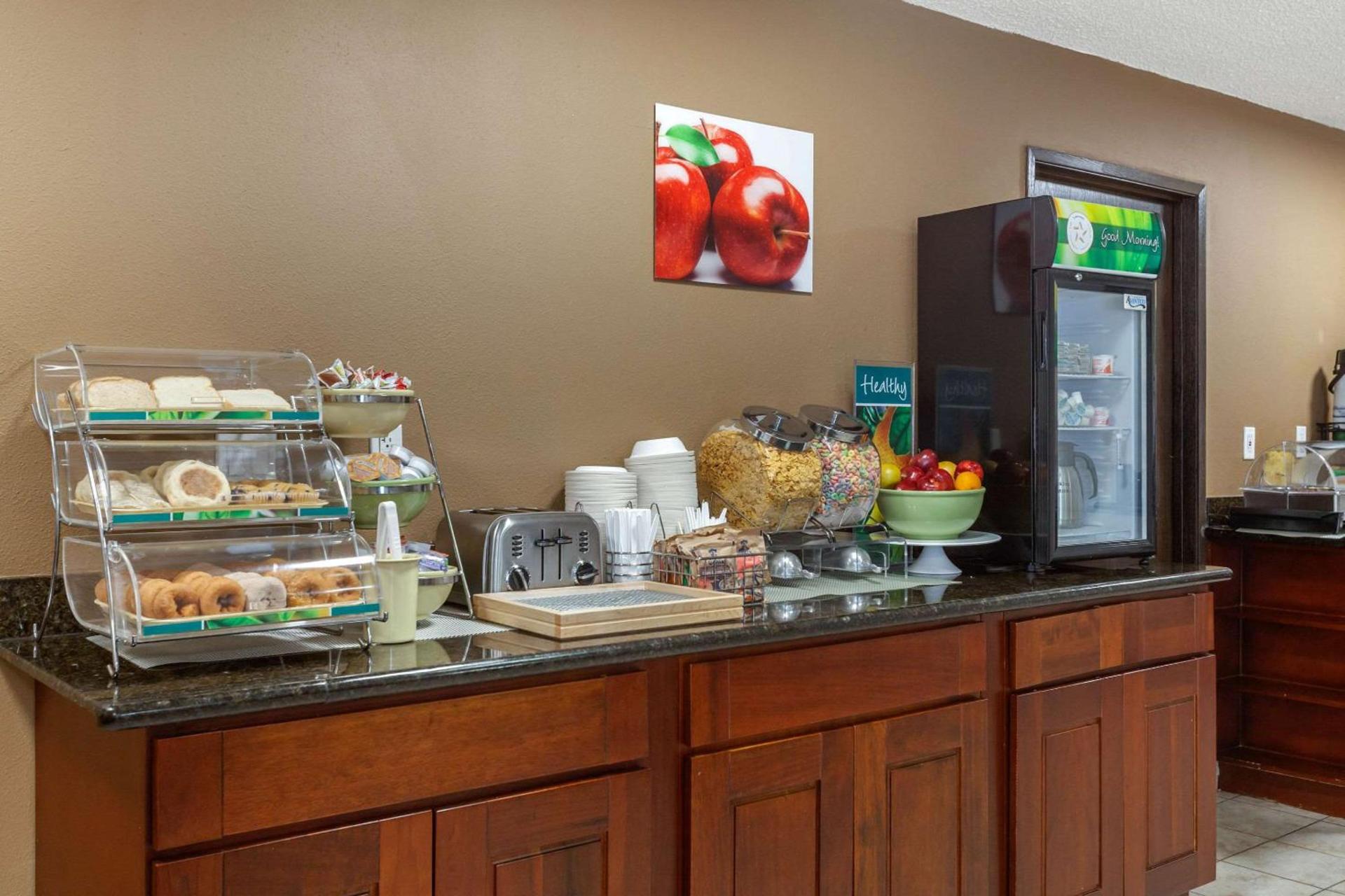 Quality Inn Ontario photo 36