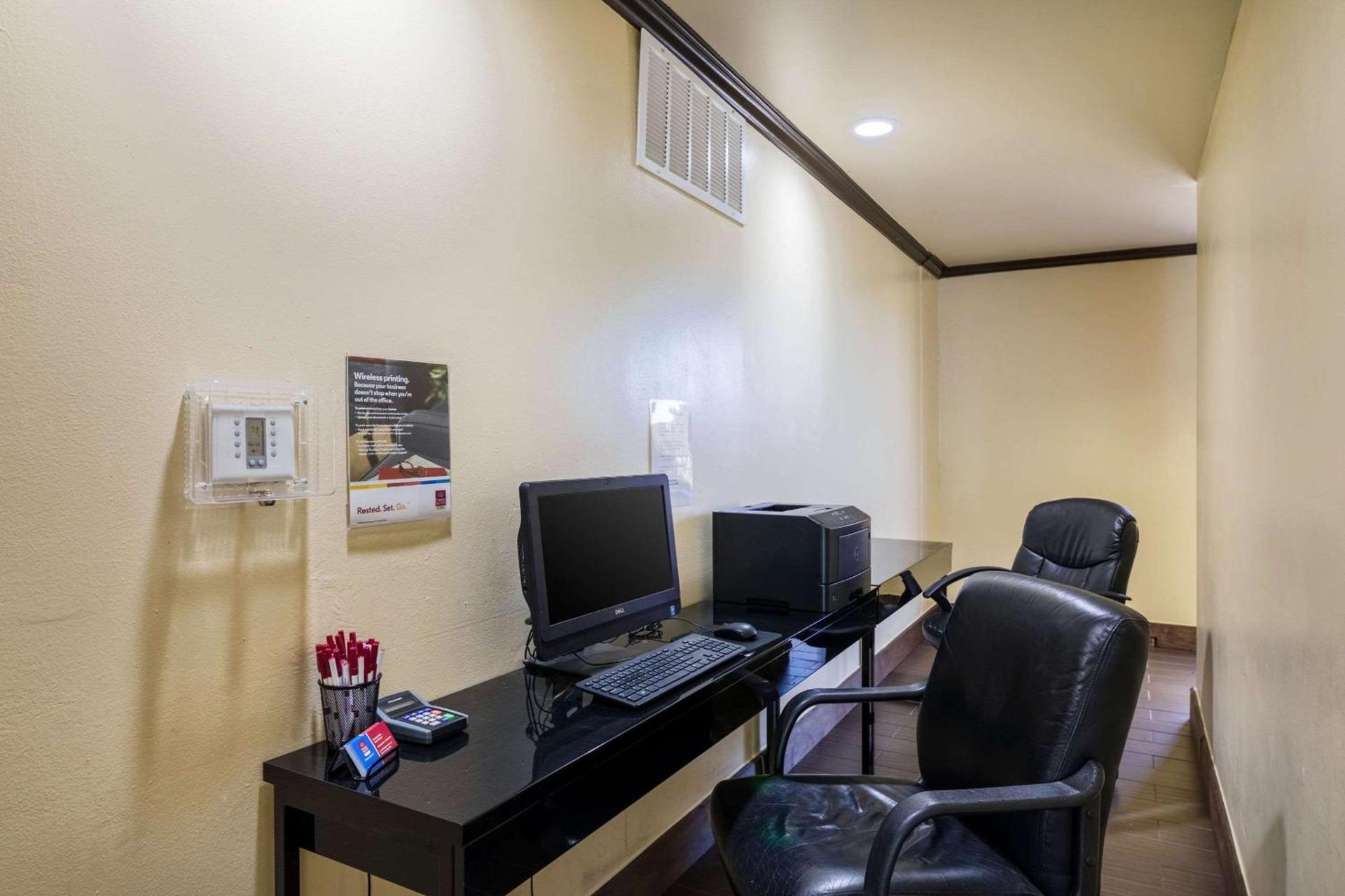 Comfort Suites Austin Airport photo 33