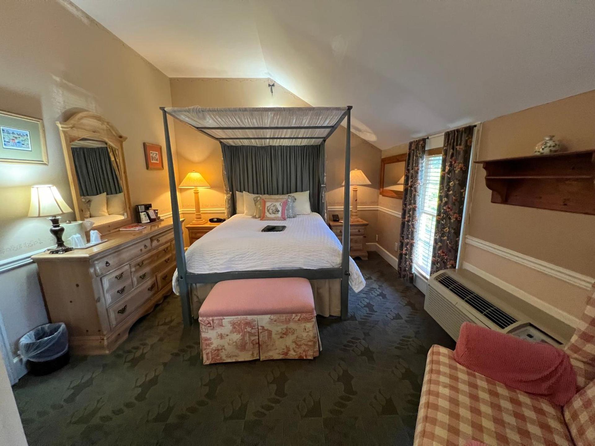 Highlands Inn photo 19