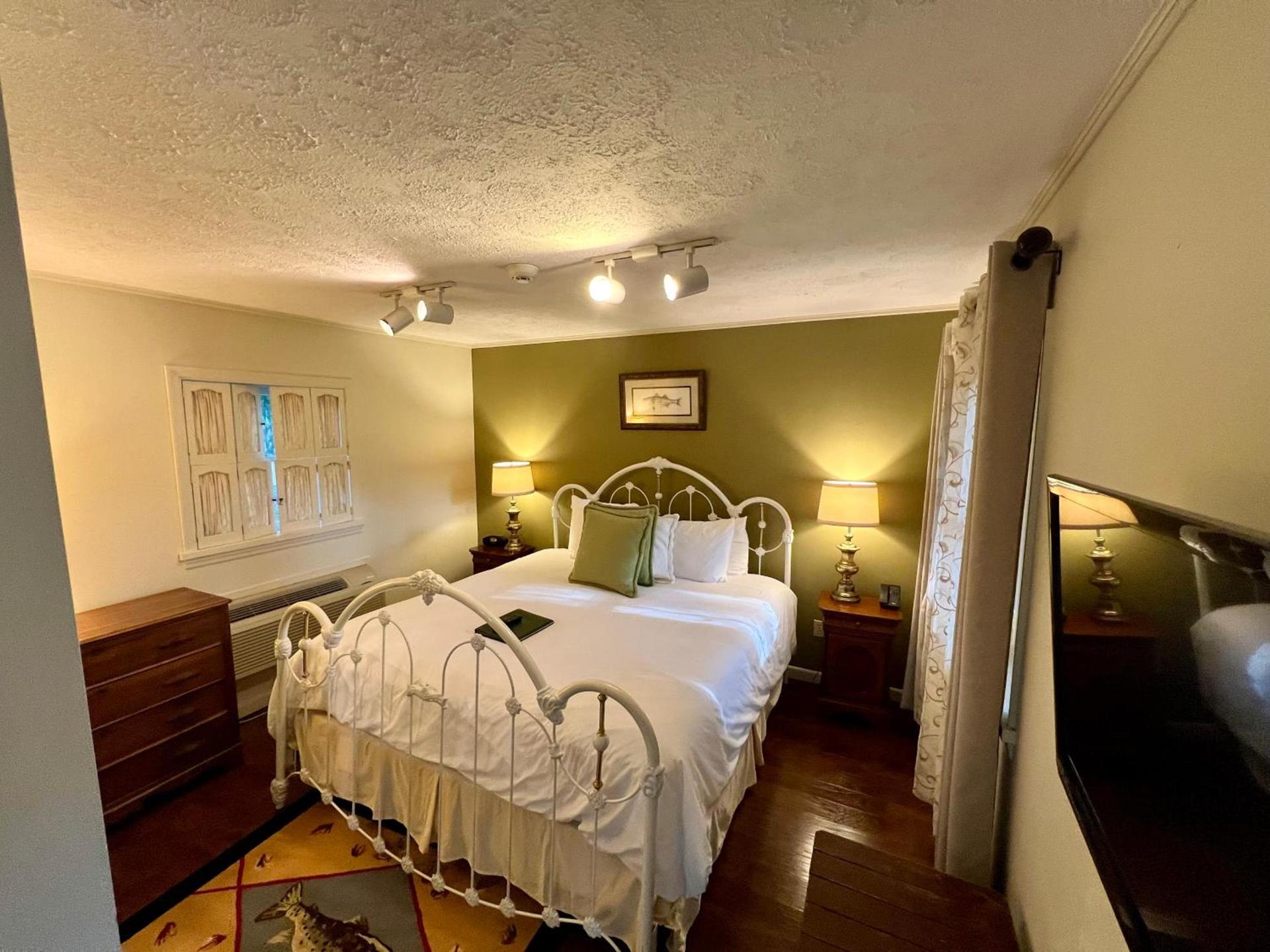 Highlands Inn photo 9