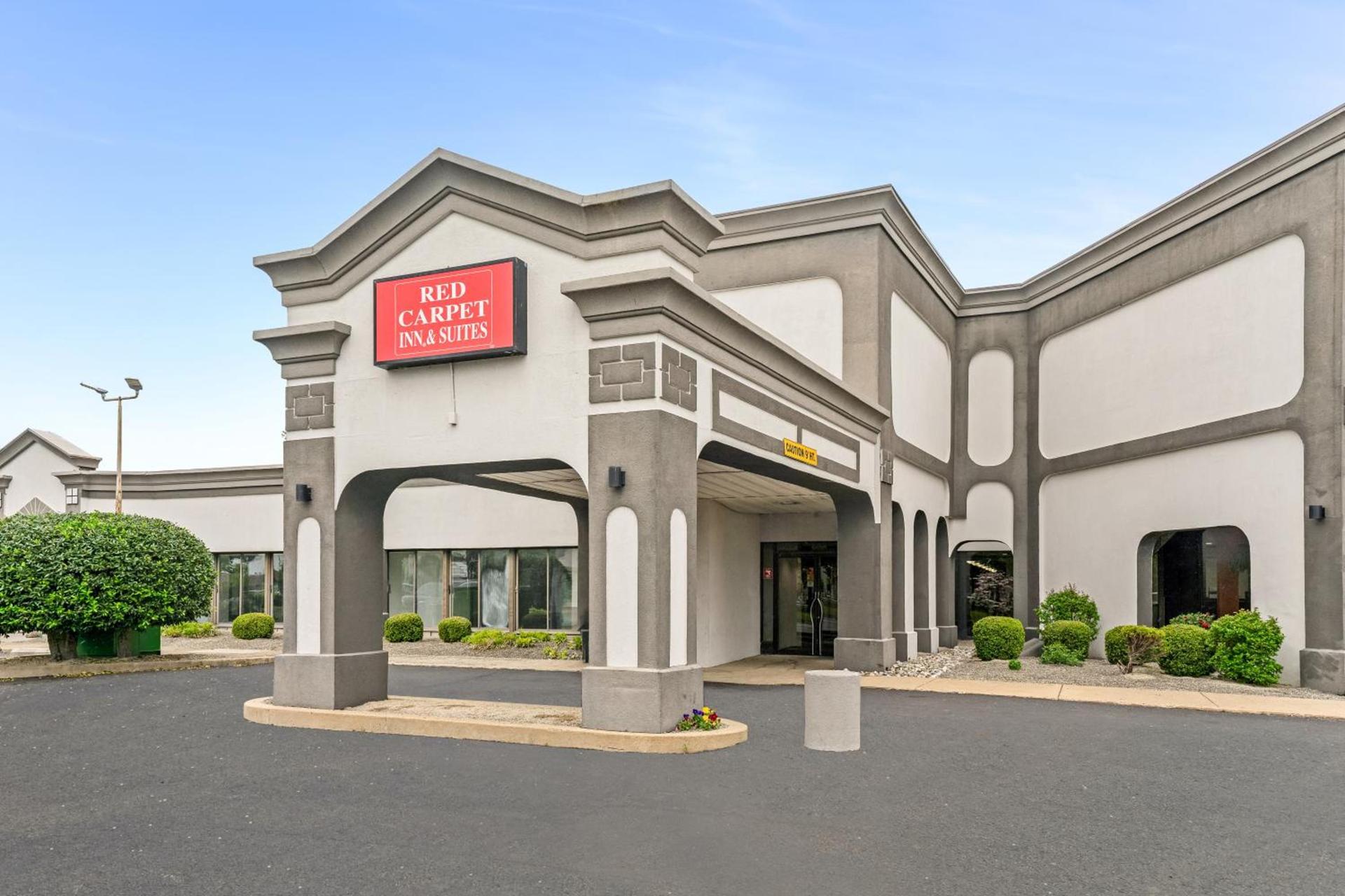 Red Carpet Inn & Suites photo 3