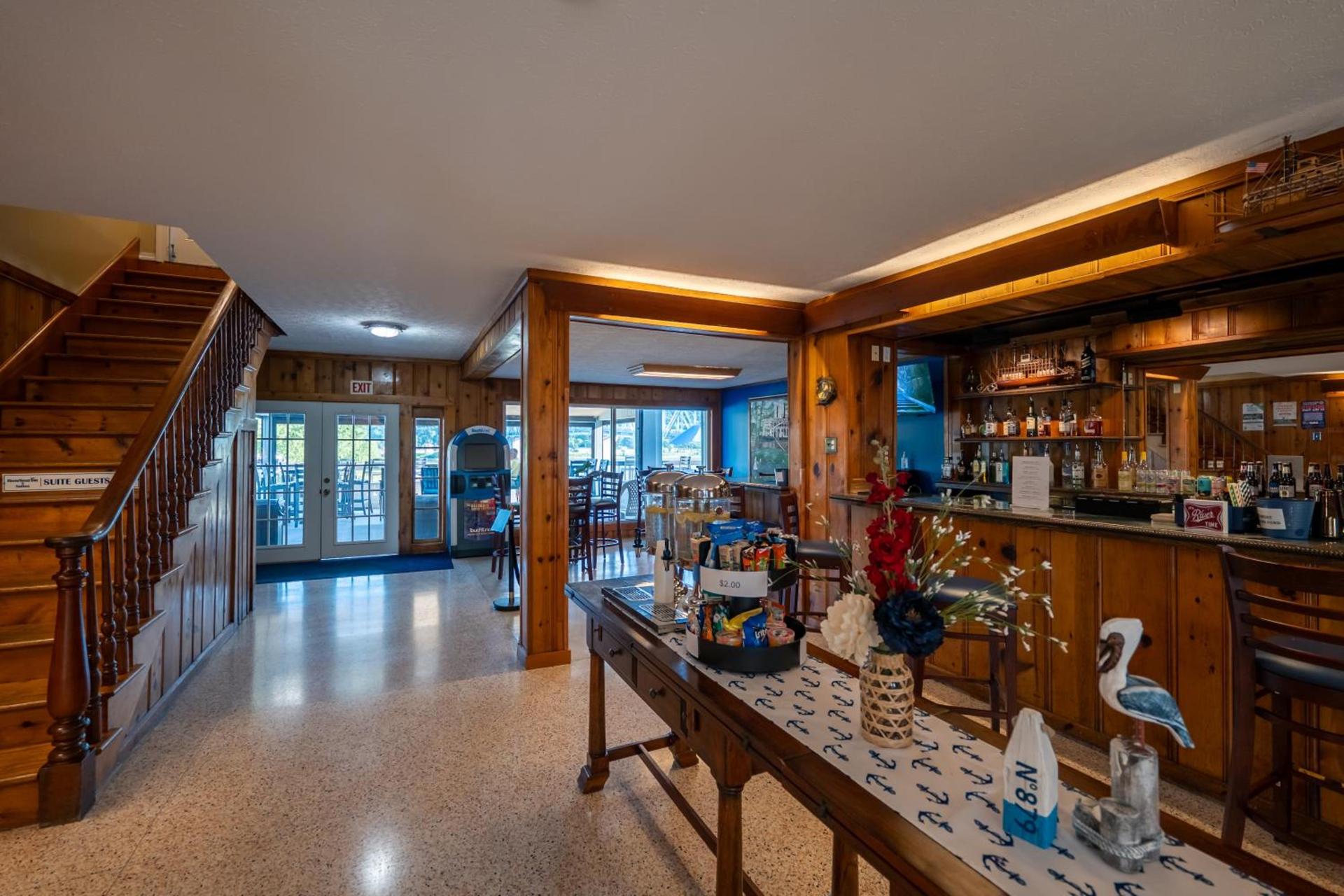Riverboat Inn & Suites photo 24