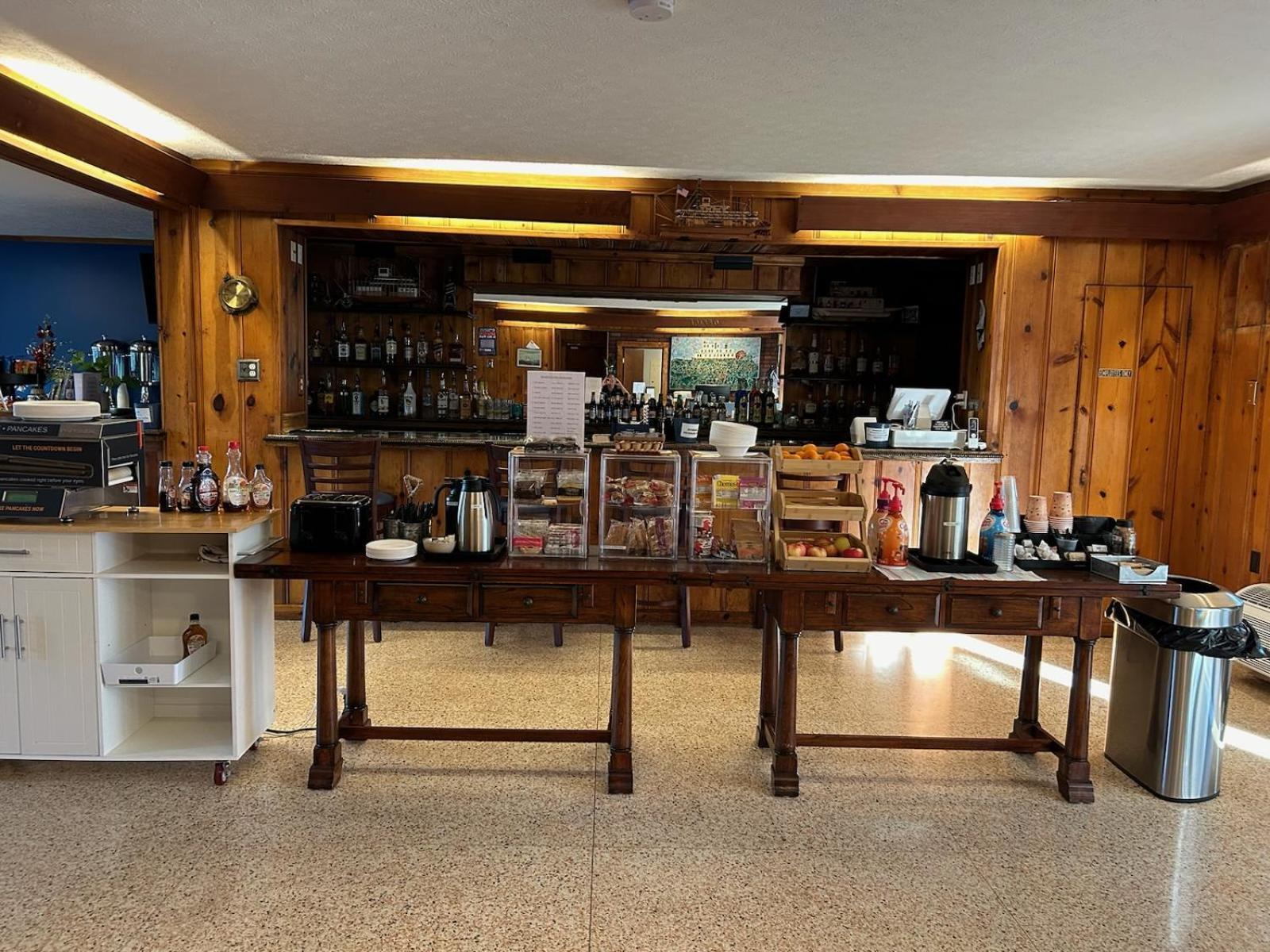 Riverboat Inn & Suites photo 25