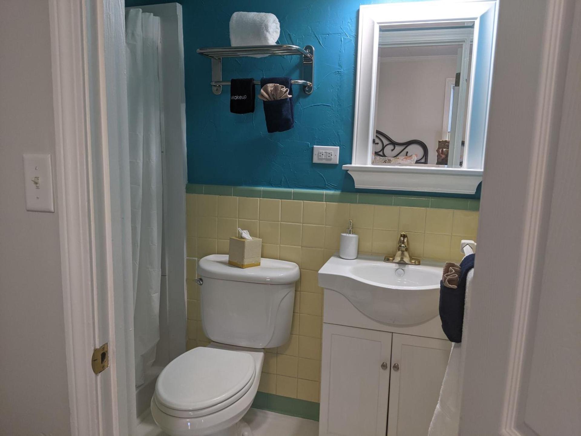 Riverboat Inn & Suites photo 43