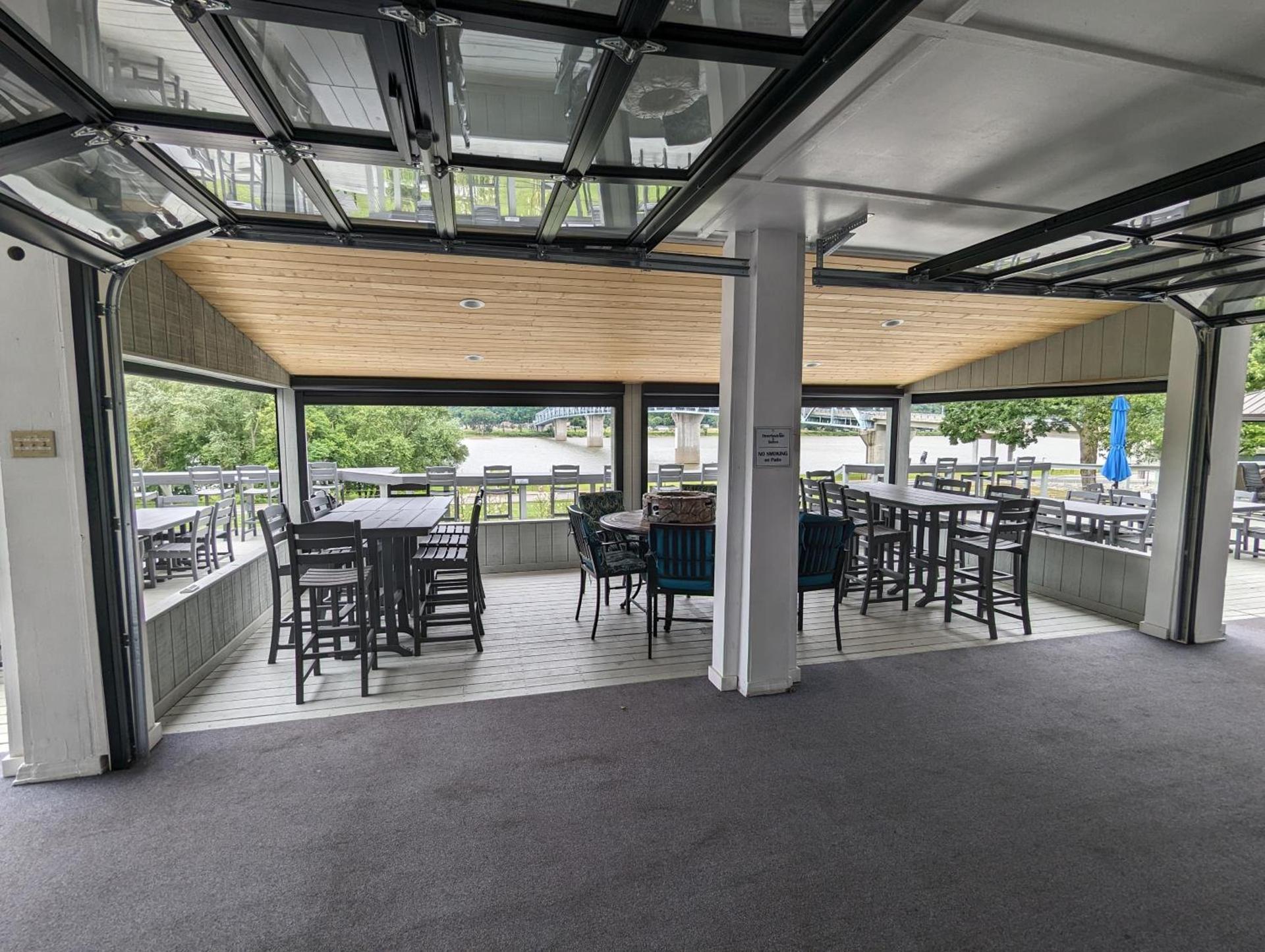 Riverboat Inn & Suites photo 28