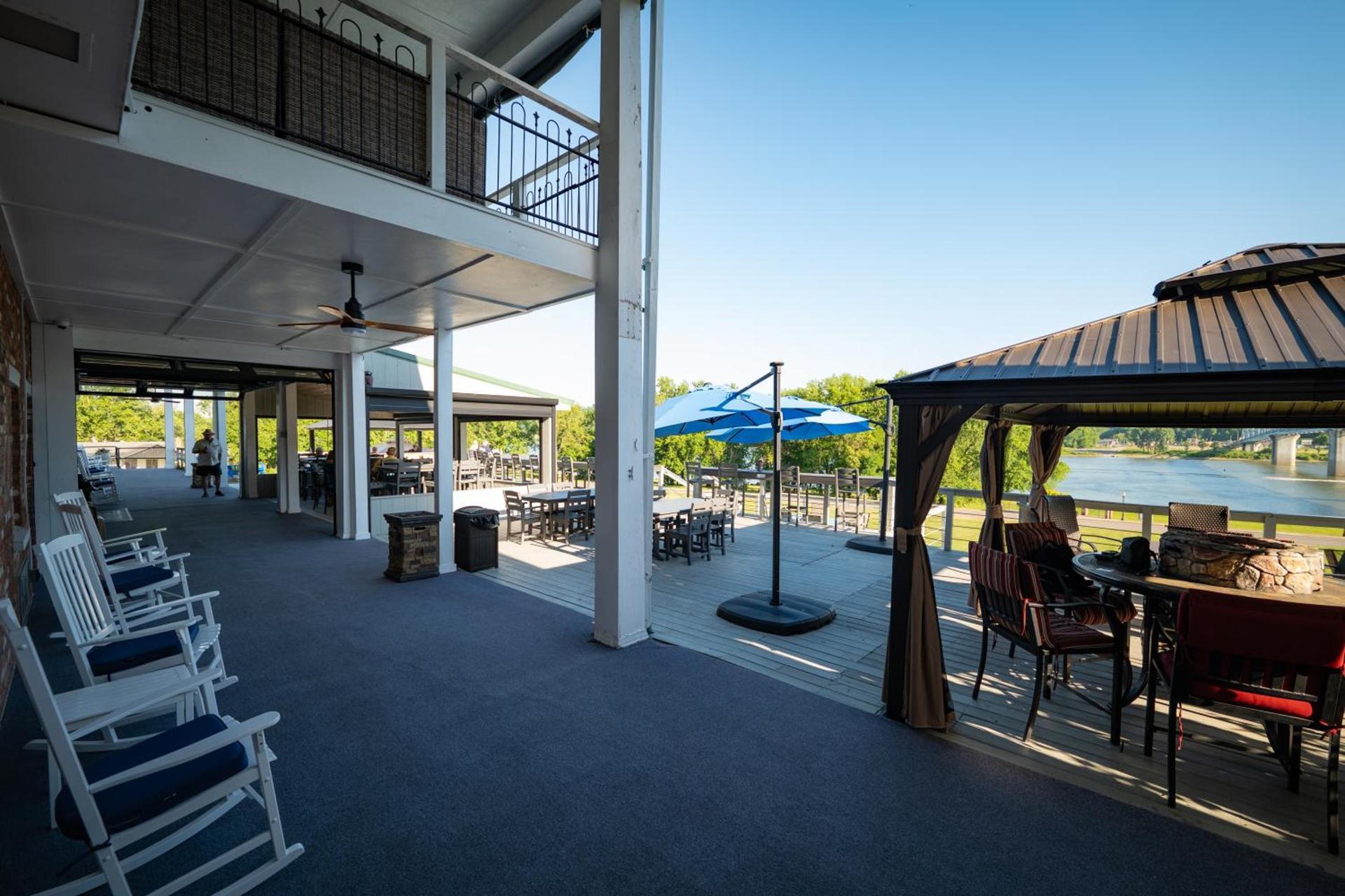 Riverboat Inn & Suites photo 31