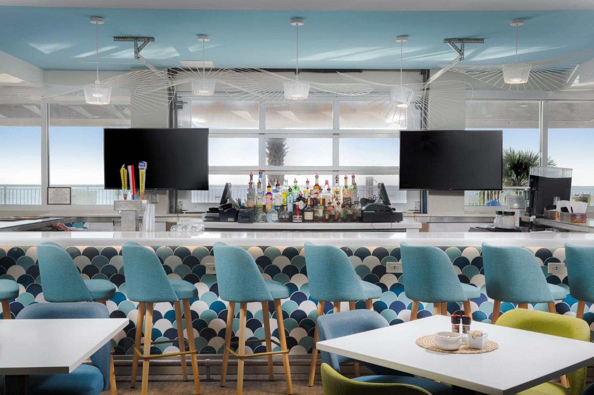 Holiday Inn Resort Oceanfront at Surfside Beach by IHG photo 69