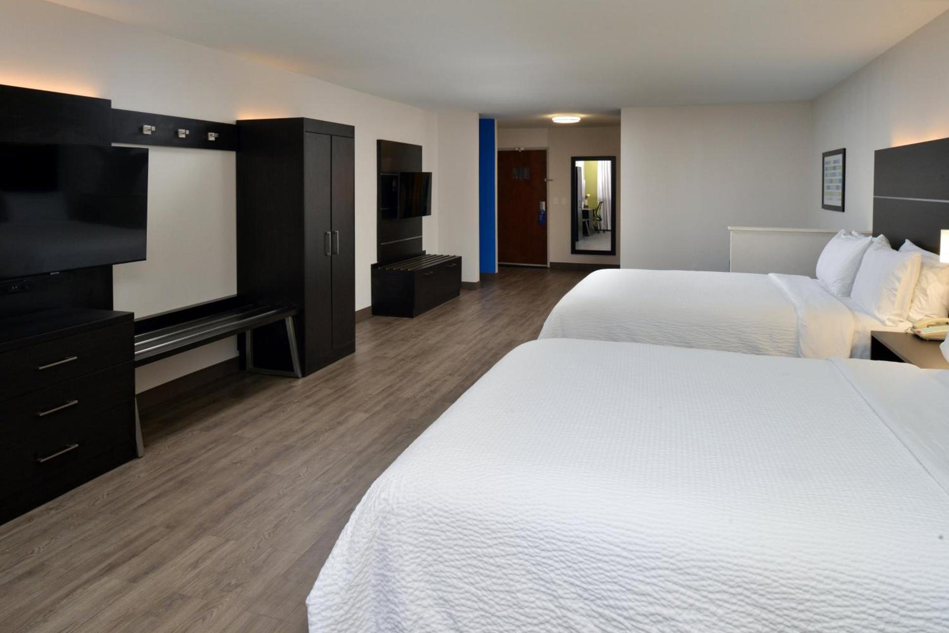 Holiday Inn Express Hotel & Suites Carthage by IHG photo 62