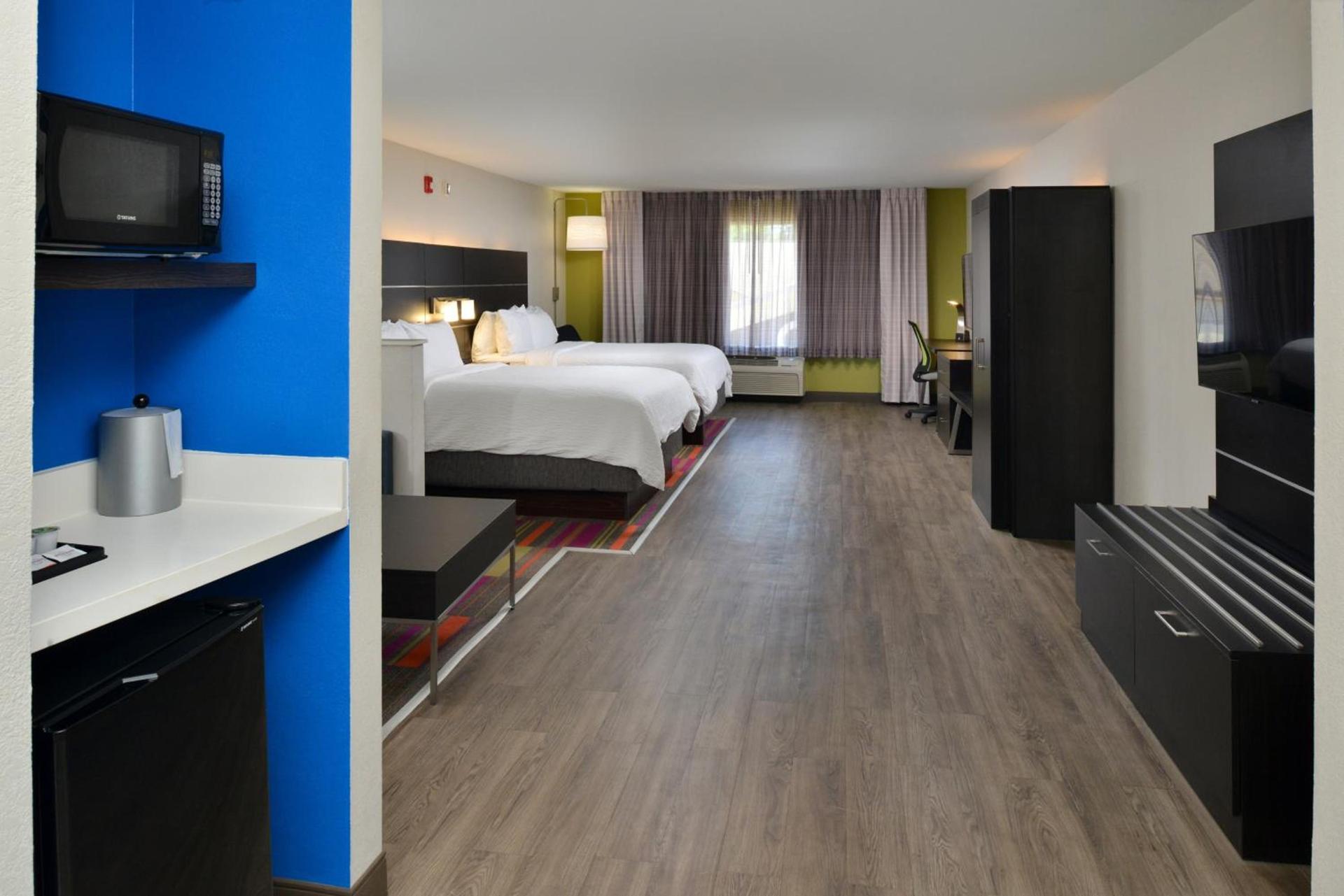 Holiday Inn Express Hotel & Suites Carthage by IHG photo 39
