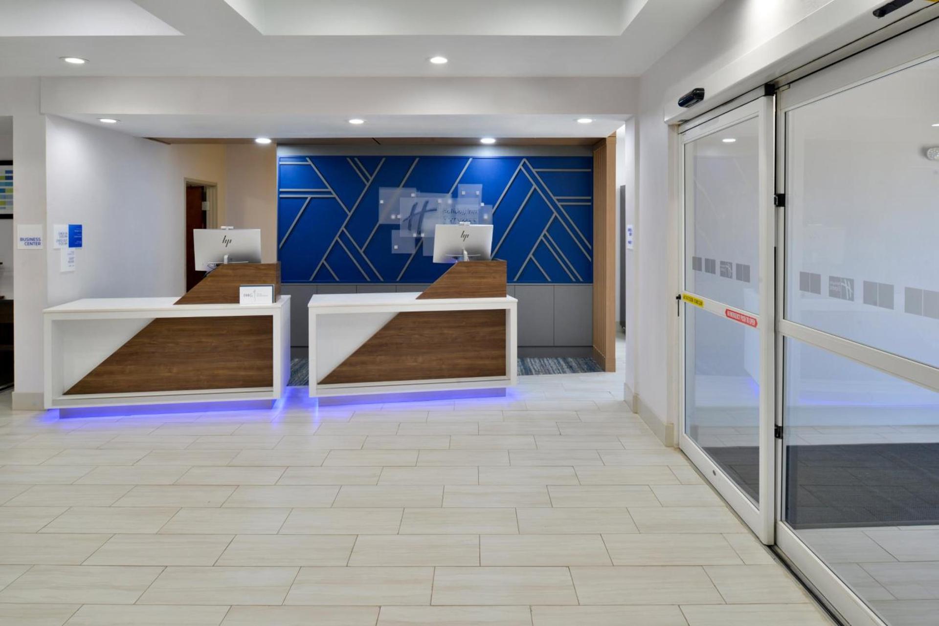 Holiday Inn Express Hotel & Suites Carthage by IHG photo 28