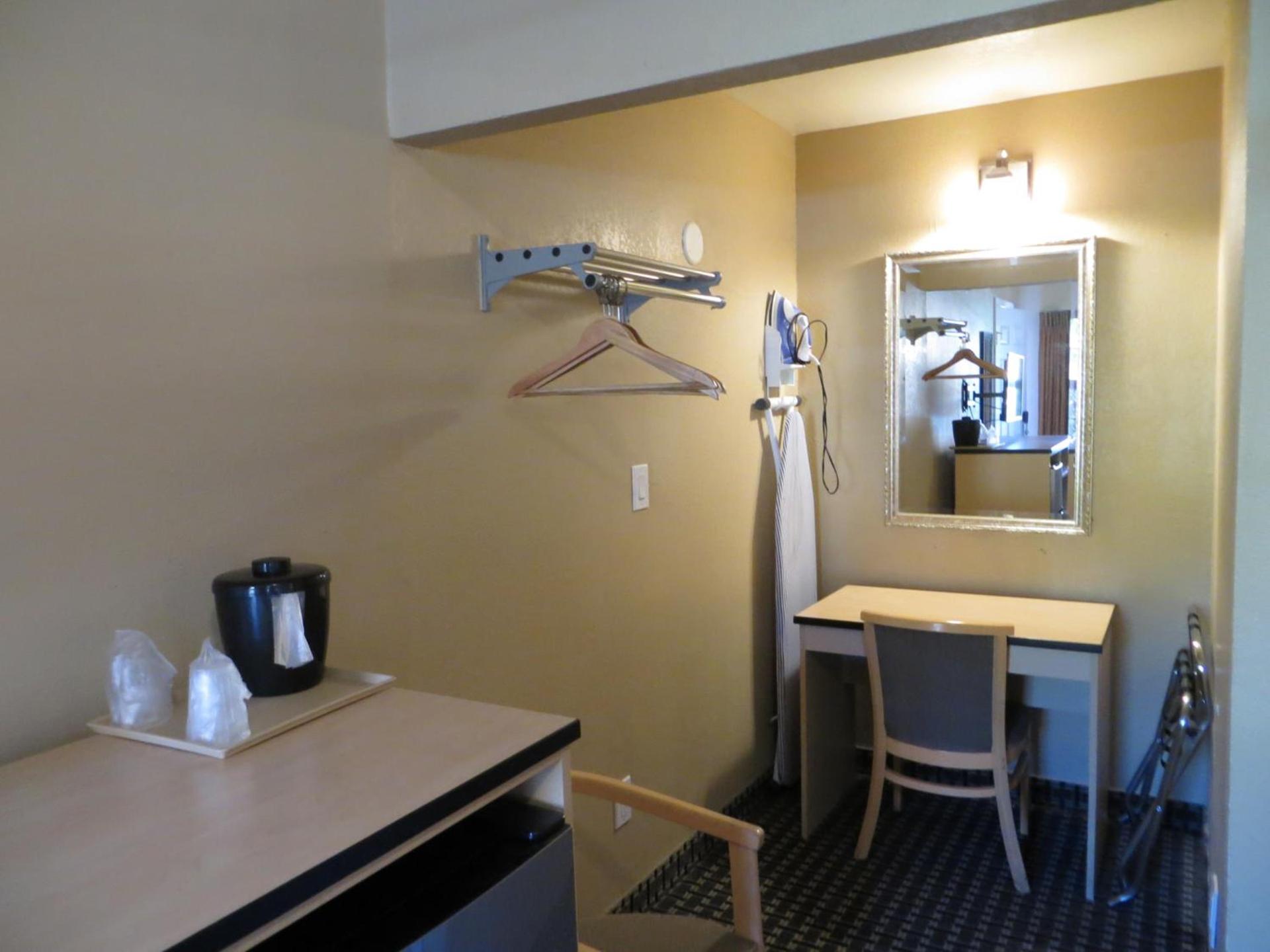 Napa Discovery Inn photo 37