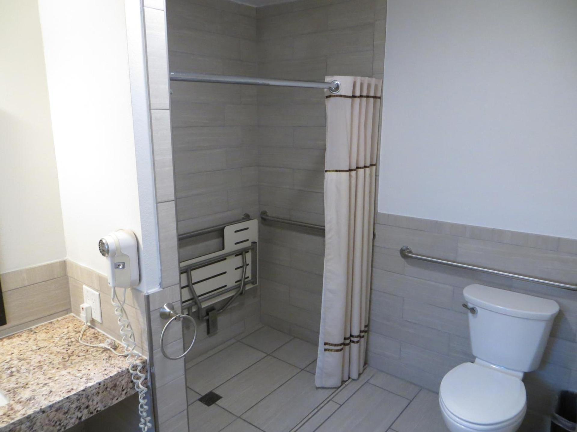 Napa Discovery Inn photo 36