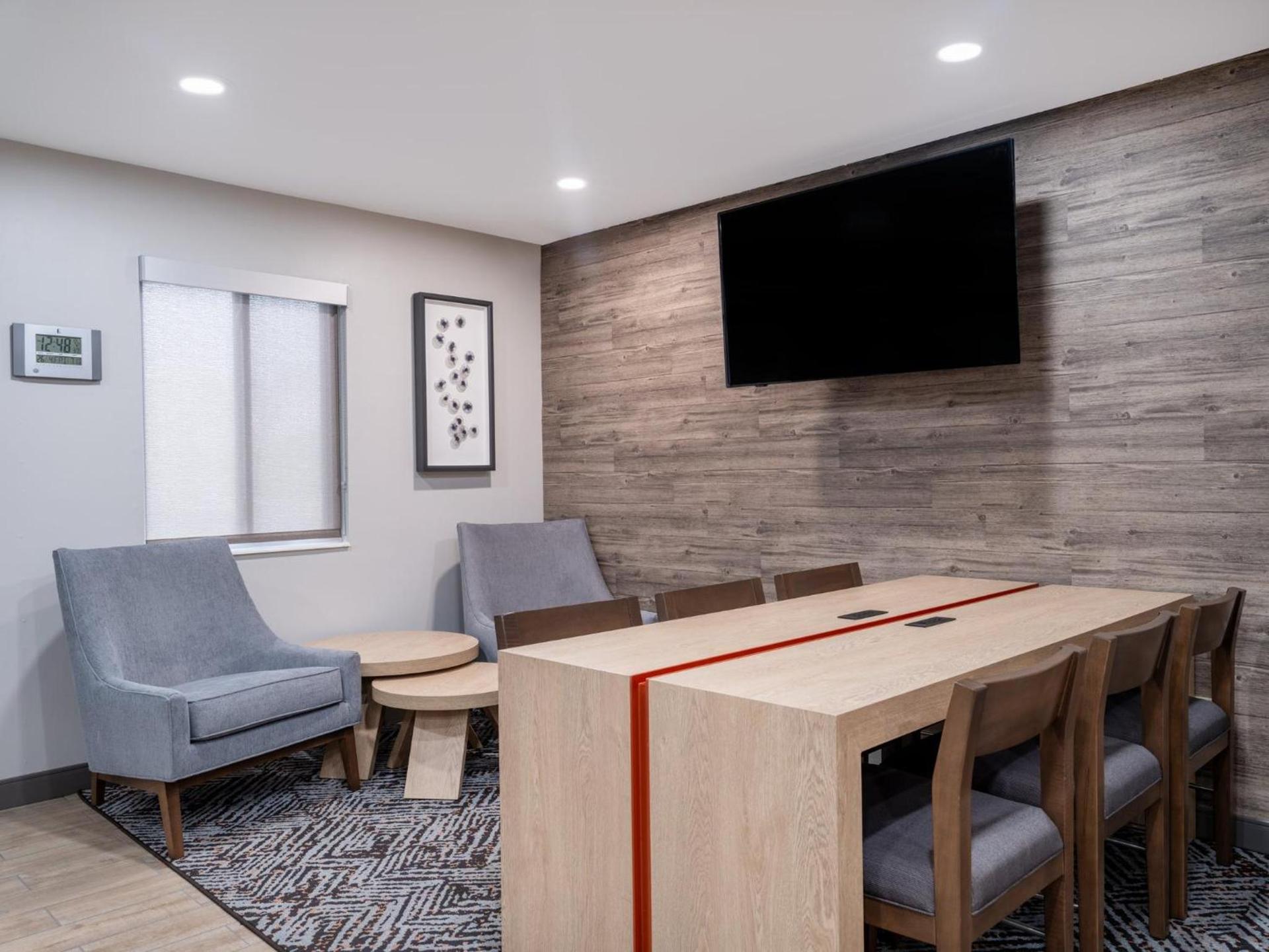 Candlewood Suites Rockford by IHG photo 11