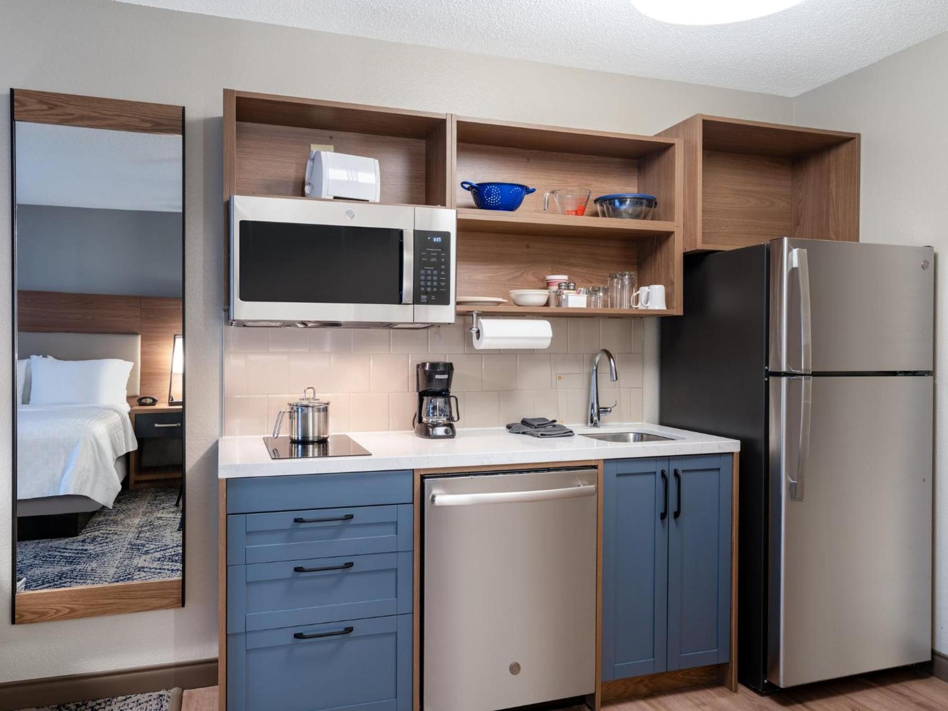 Candlewood Suites Rockford by IHG photo 13