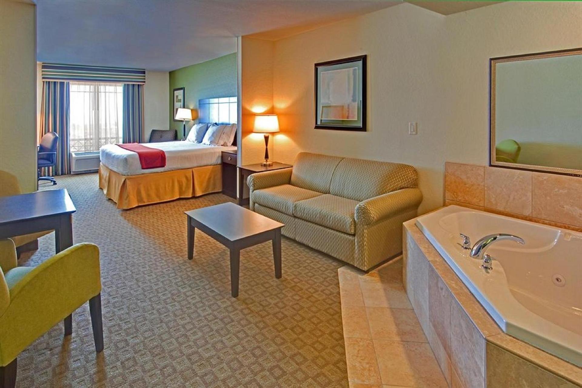 GreenTree Inn and Suites Florence, AZ photo 14