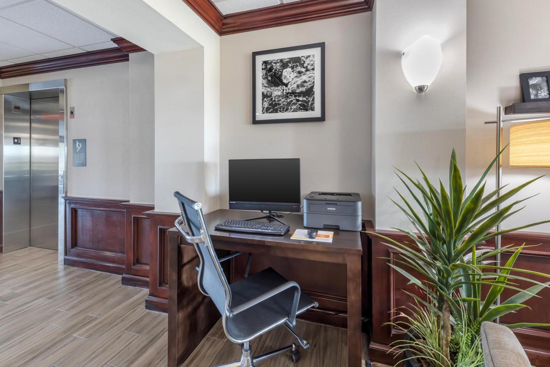 Garner Hotel Norman - University Area by IHG photo 52