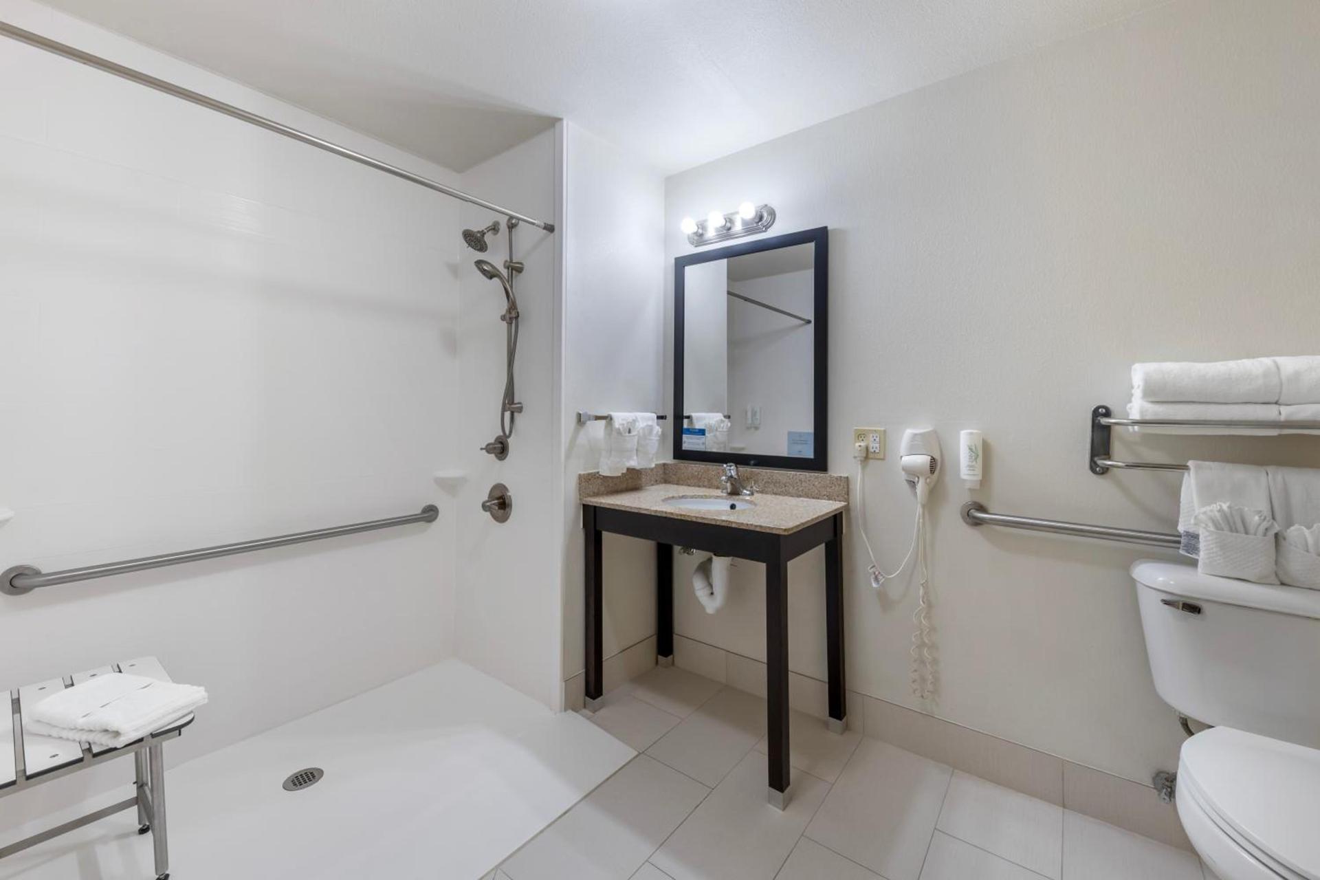 Garner Hotel Norman - University Area by IHG photo 65