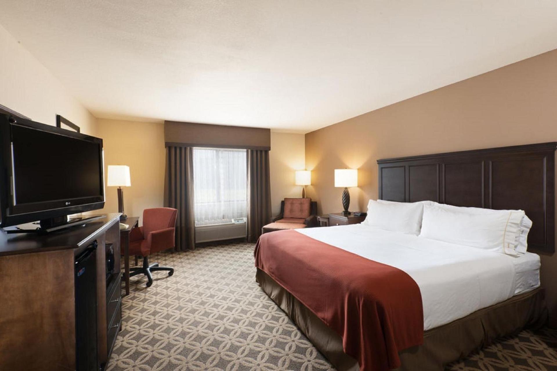 Holiday Inn Express Show Low by IHG photo 2