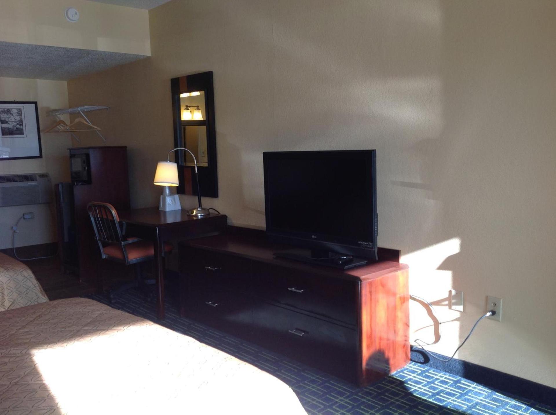 DIAMOND INN & SUITES photo 11