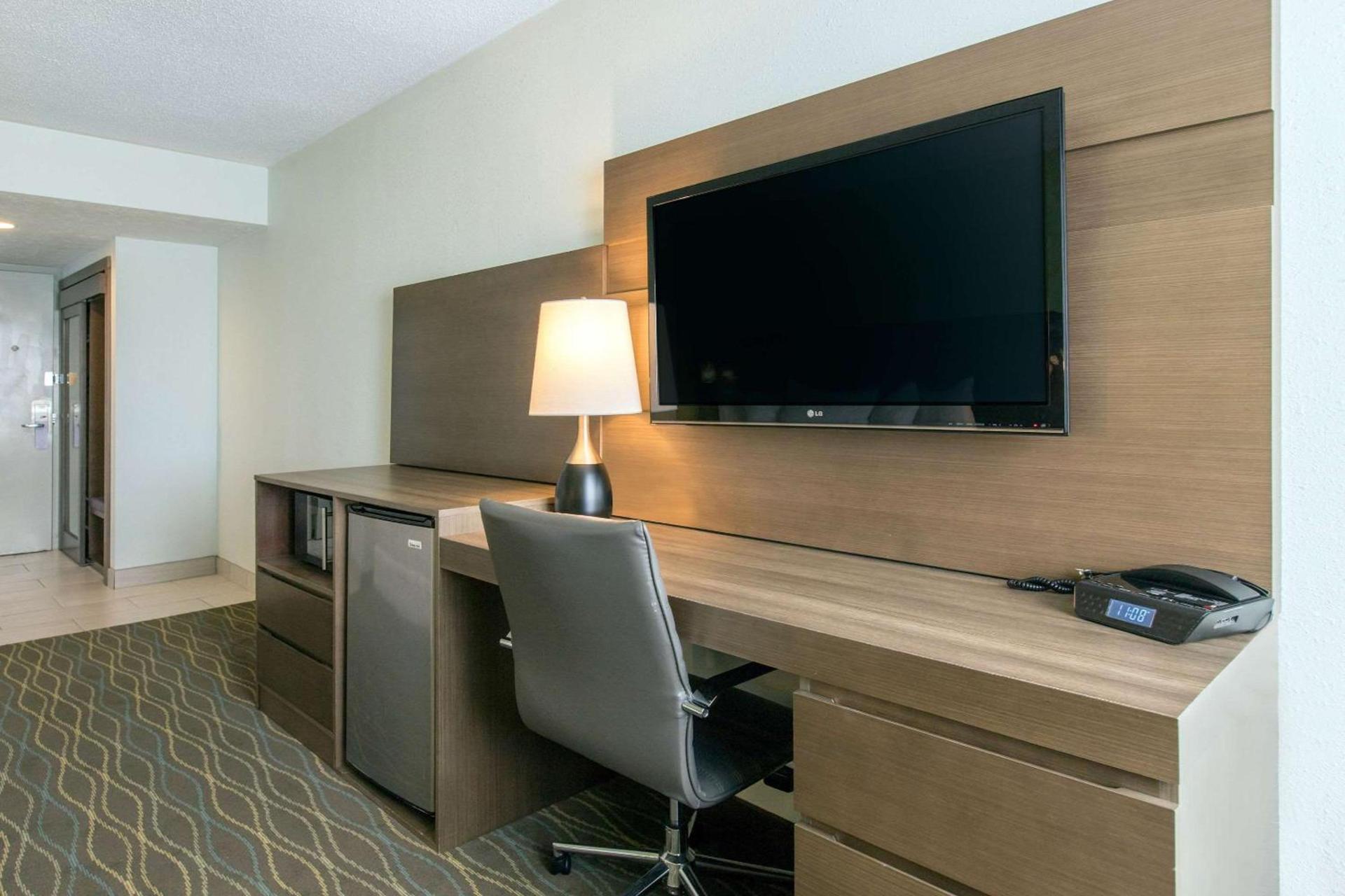 Radisson Hotel Grand Rapids Riverfront photo 35