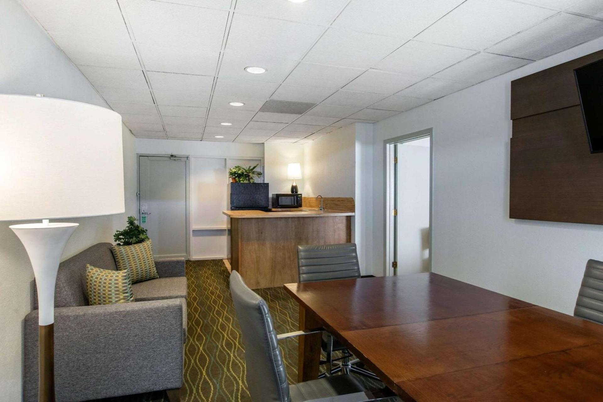Radisson Hotel Grand Rapids Riverfront photo 75