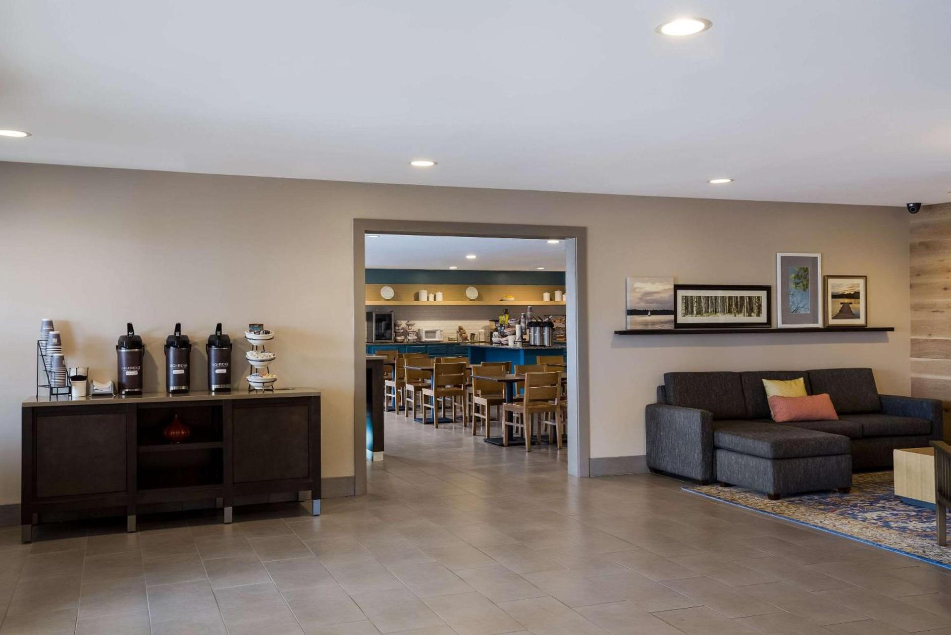 Country Inn & Suites by Radisson, Marion, IL photo 5