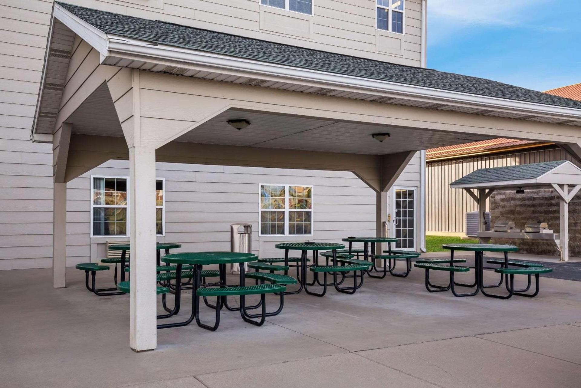 Country Inn & Suites by Radisson, Marion, IL photo 6