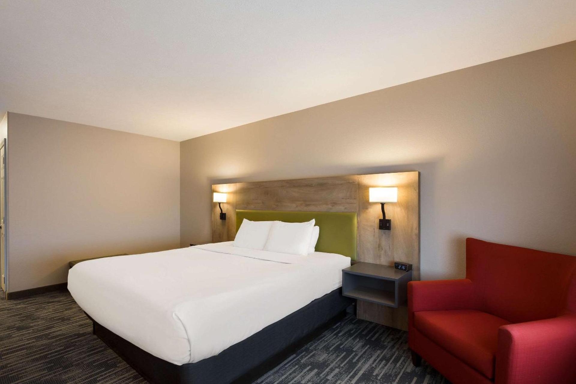 Country Inn & Suites by Radisson, Marion, IL photo 19