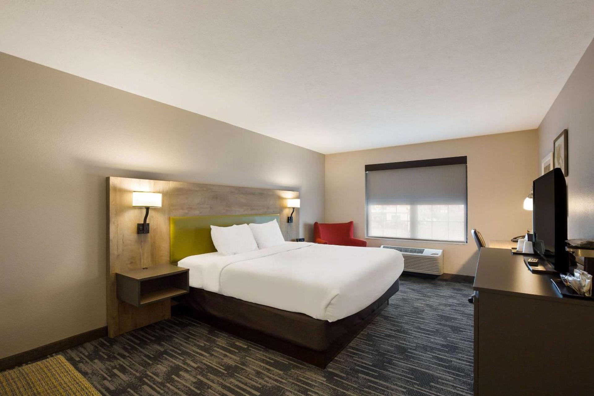 Country Inn & Suites by Radisson, Marion, IL photo 21