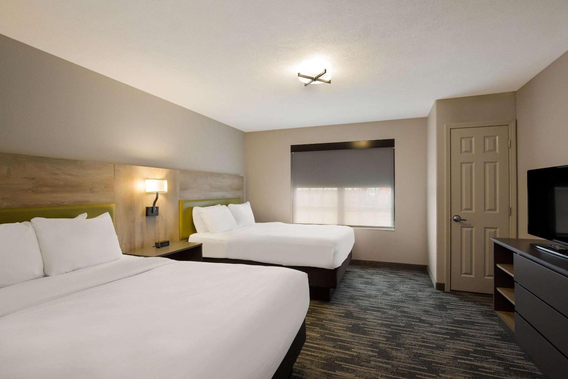 Country Inn & Suites by Radisson, Marion, IL photo 26