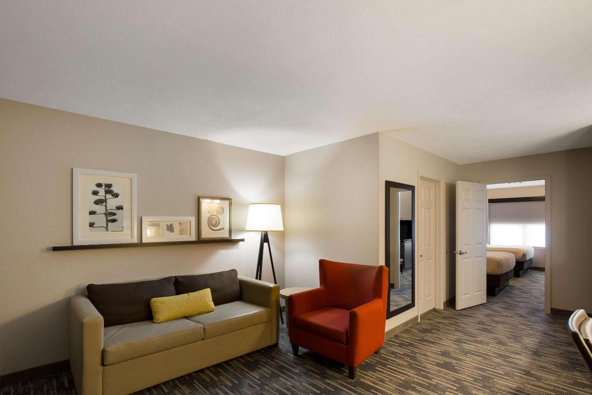 Country Inn & Suites by Radisson, Marion, IL photo 28