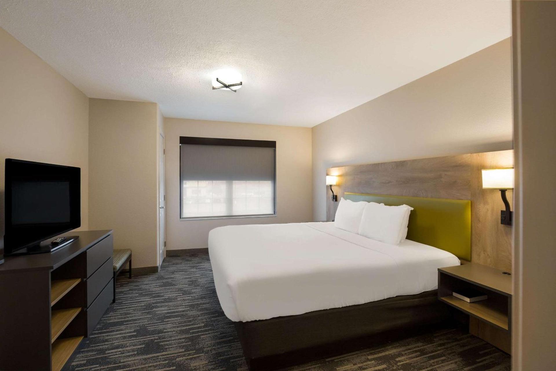 Country Inn & Suites by Radisson, Marion, IL photo 31